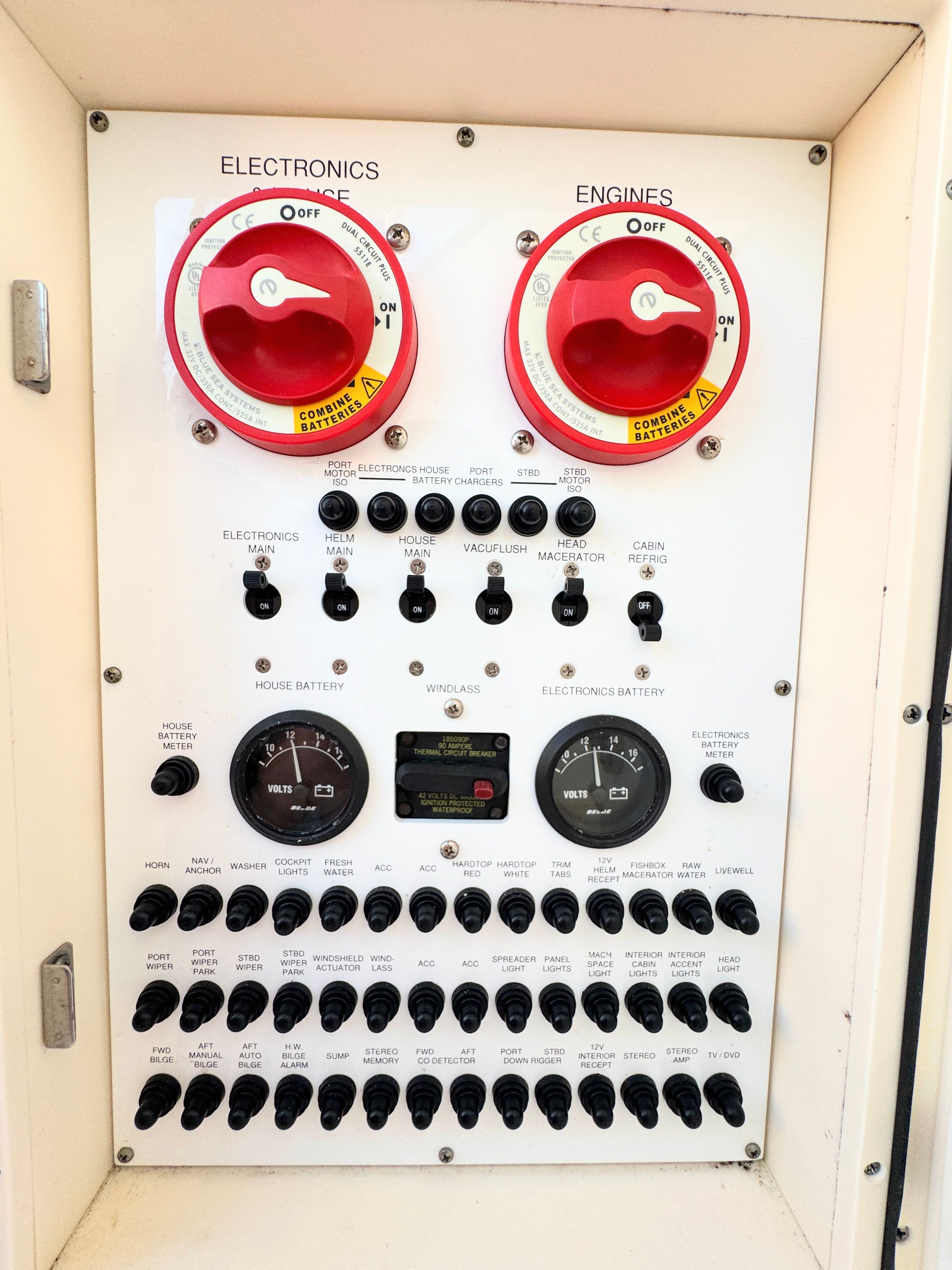 2008 Pursuit OS 315 Offshore - 24
