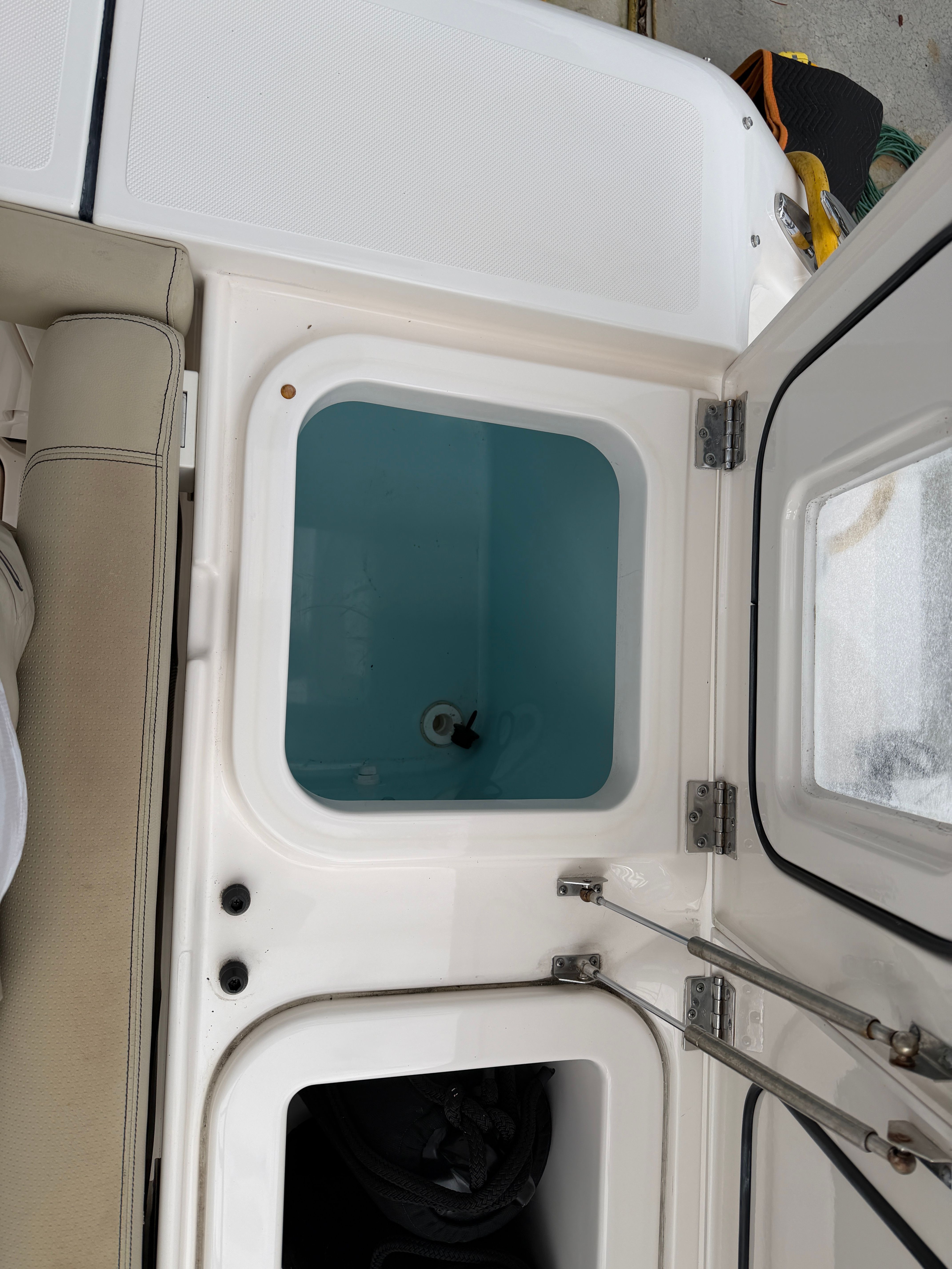 2017 Pursuit OS 385 Offshore - 9