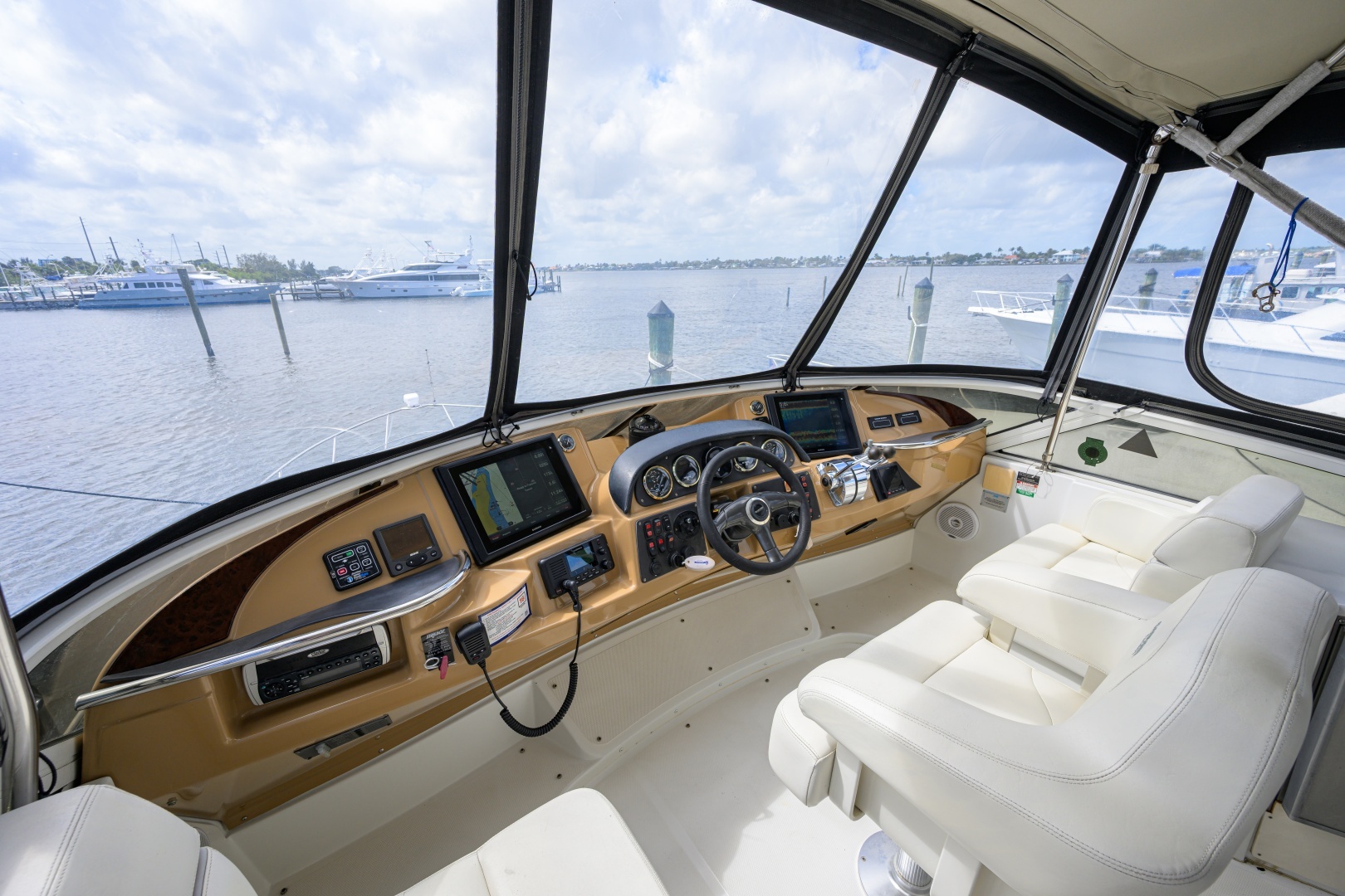 2003 Carver 444 - Image 30