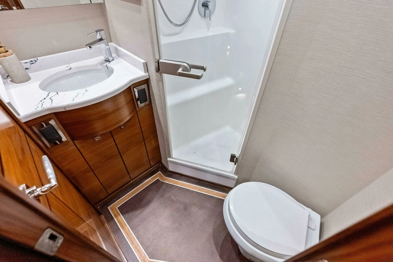 2023 Viking 64 Convertible - Image 38