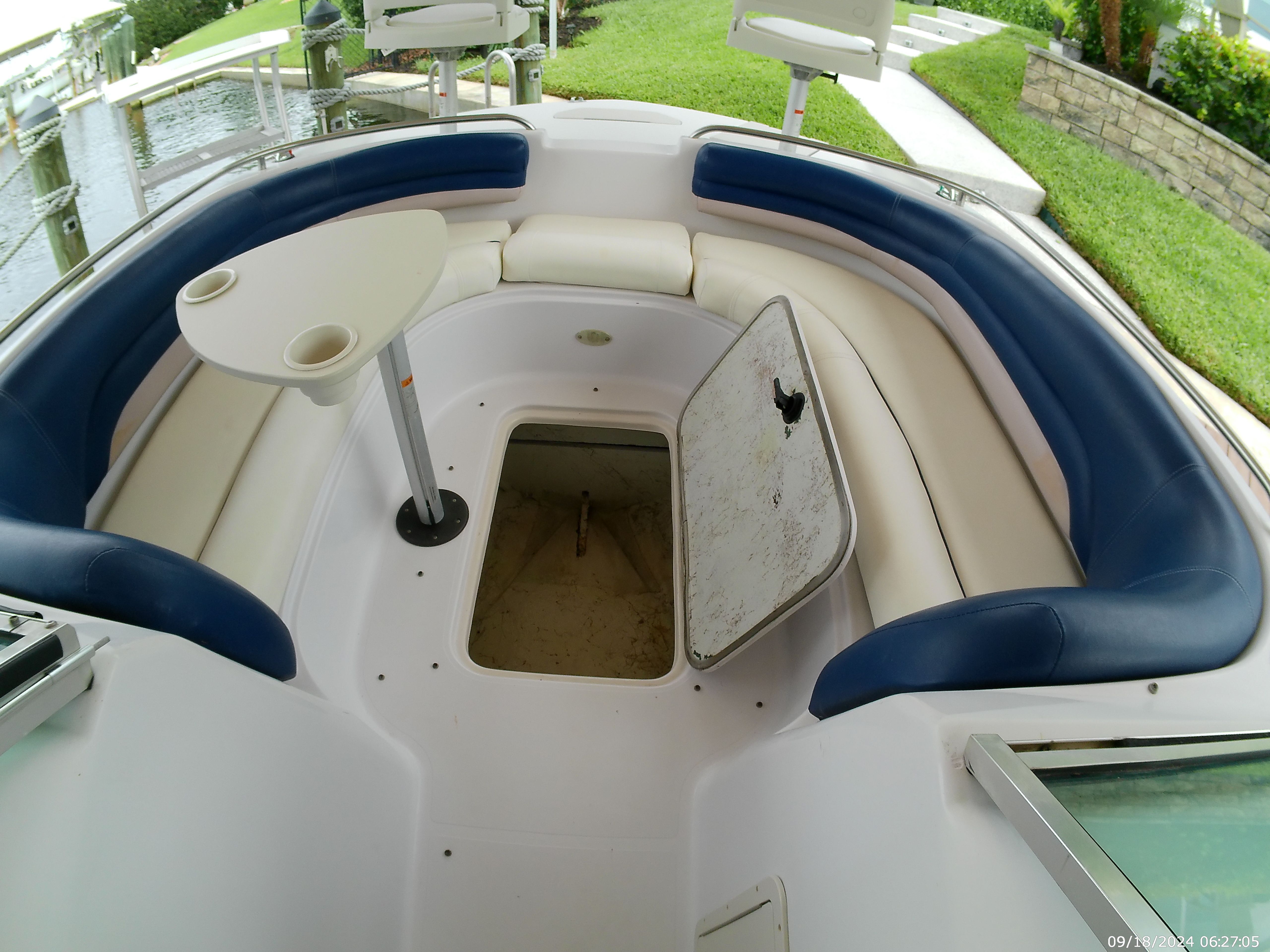 2000 Godfrey / Hurricane Sundeck 237 I/O - 27