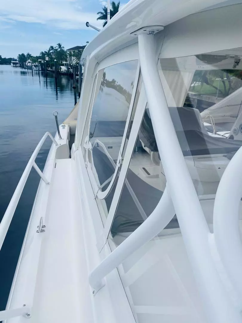 2008 Intrepid 390 Sport Yacht - Image 16