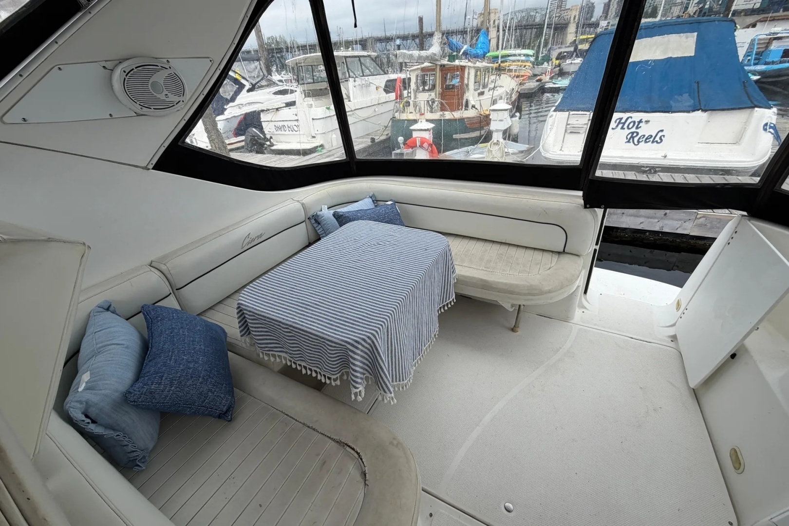1999 Bayliner 3055 Ciera - Image 10
