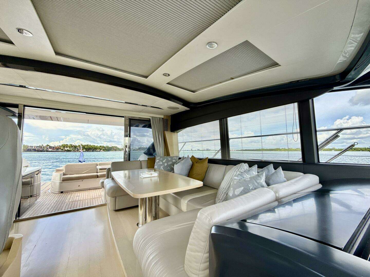 2017 Princess V58 - Image 9