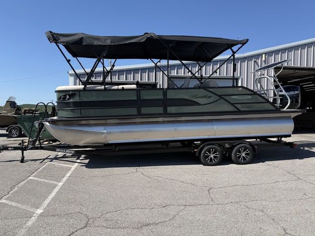 2026 Bentley Pontoons Legacy 223 Swingback