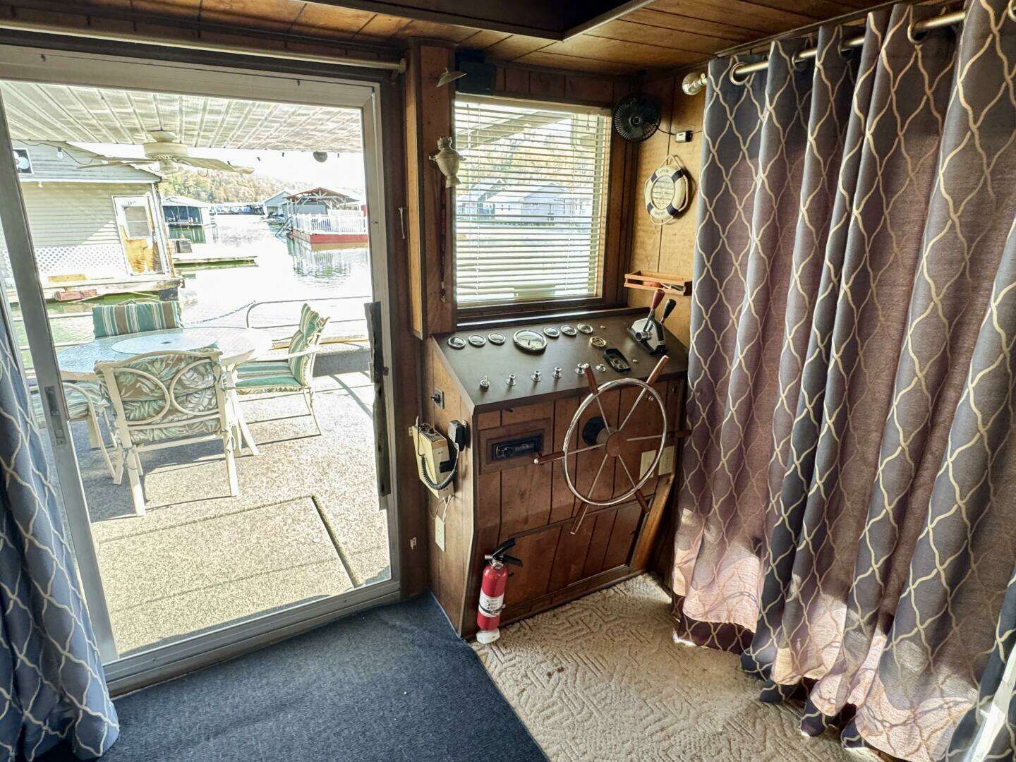 1977 Sumerset 14 x 58 Aluminum Hull Houseboat with Catwalks - Image 20