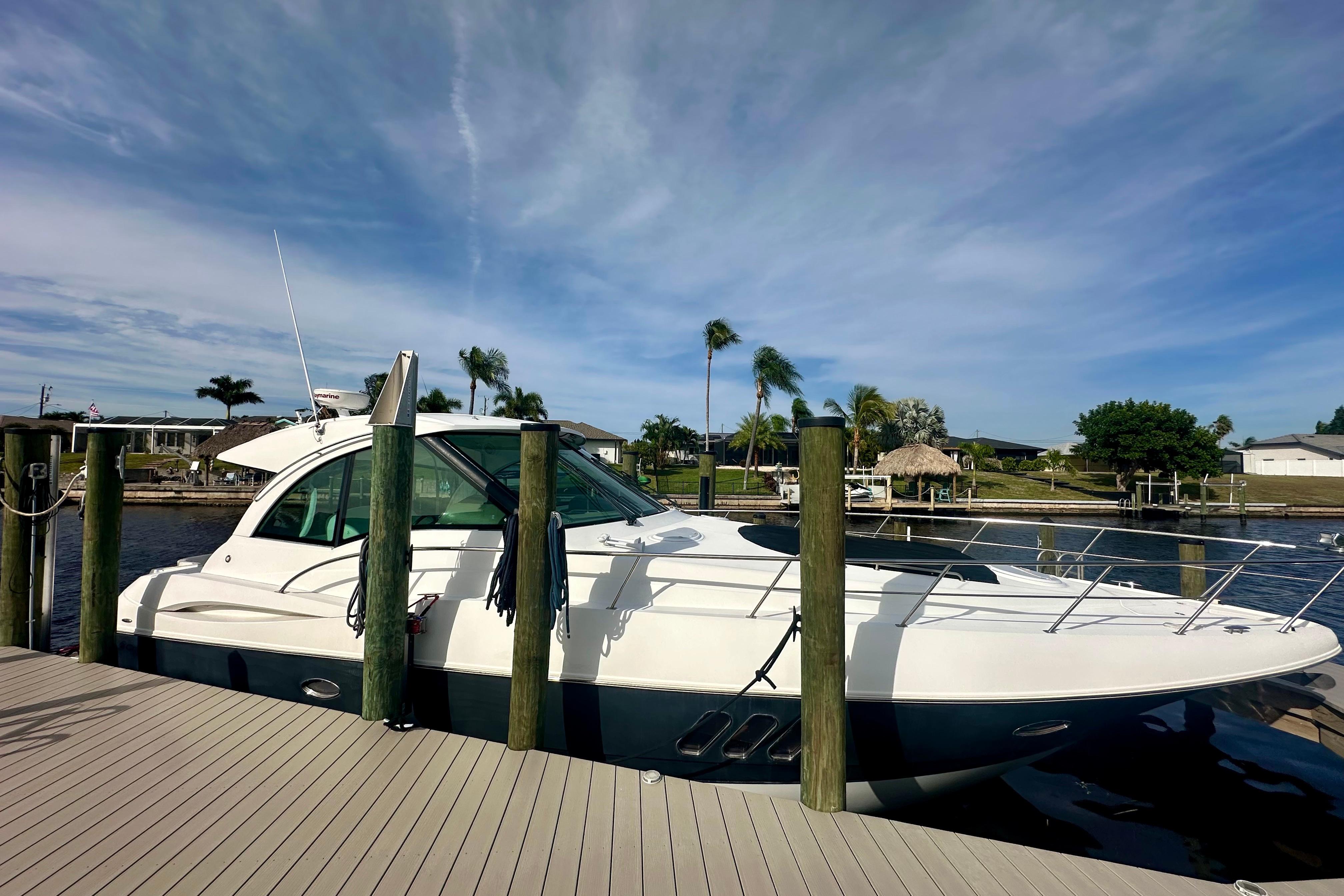 2011 Cruisers Yachts 420 Sports Coupe