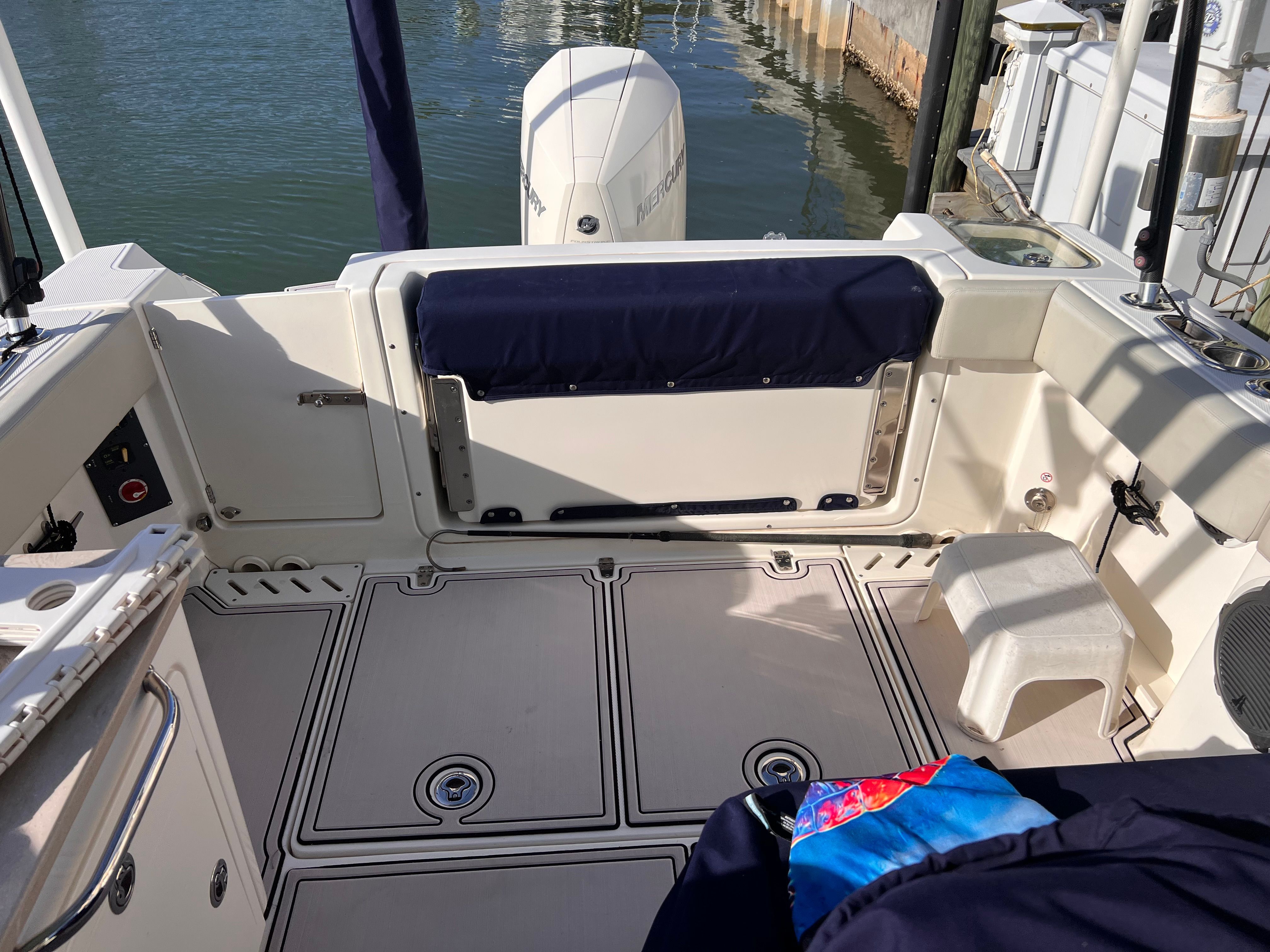 2022 Boston Whaler 240 Vantage - 8