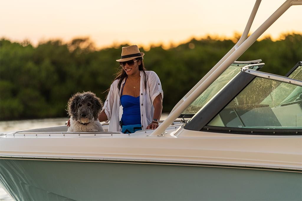 2023-Boston-Whaler-240-Vantage-MarineMax