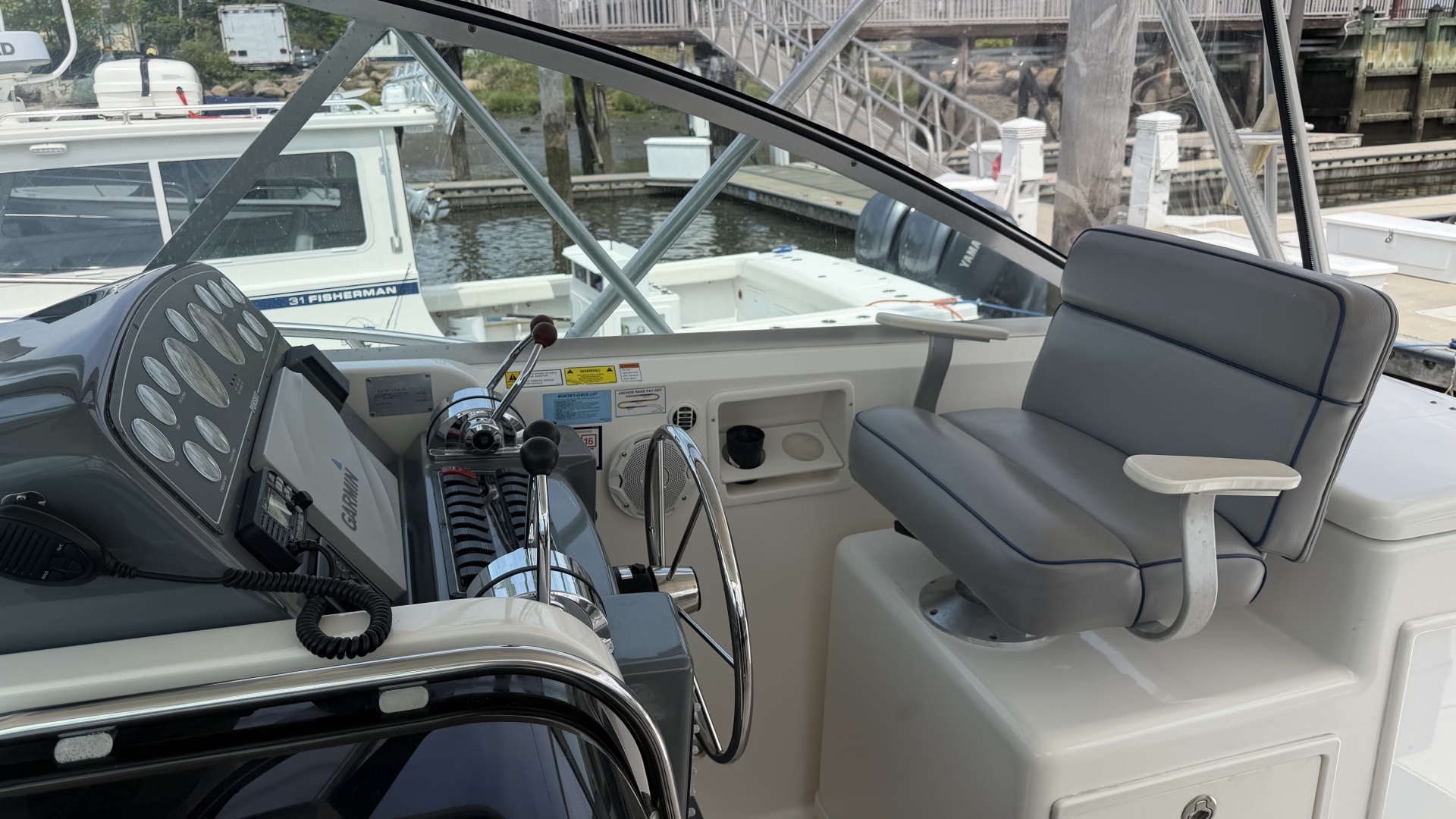 2003 Pursuit 3400 Express - Image 10