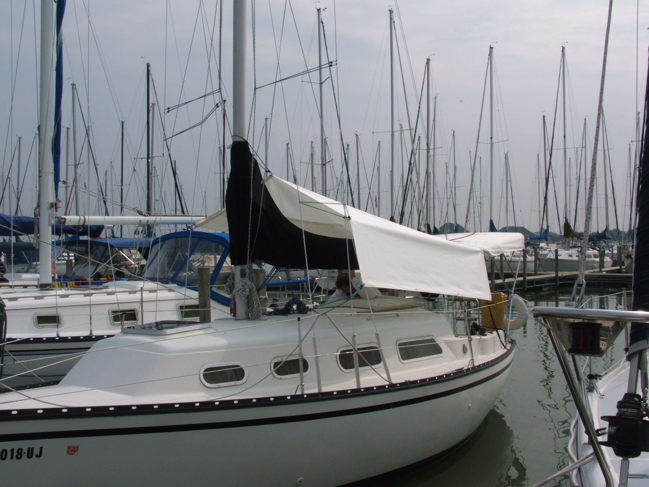 1977 Hunter 27 - 2