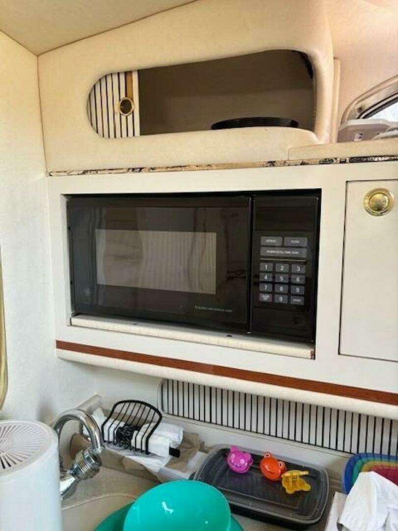 2000 Sea Ray 270 Sundancer - Image 9