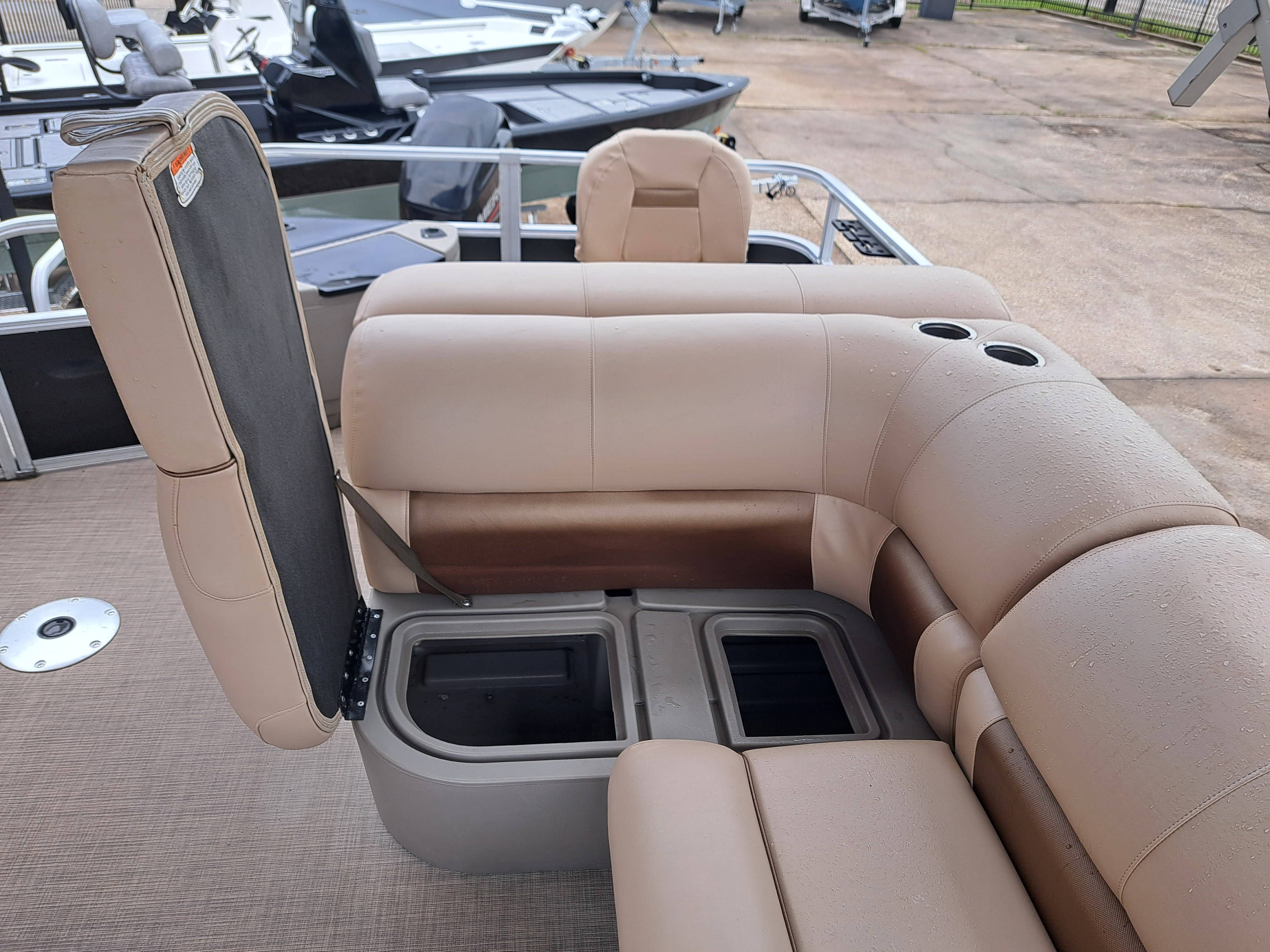 2022 Sun Tracker FB20 DLX - 21