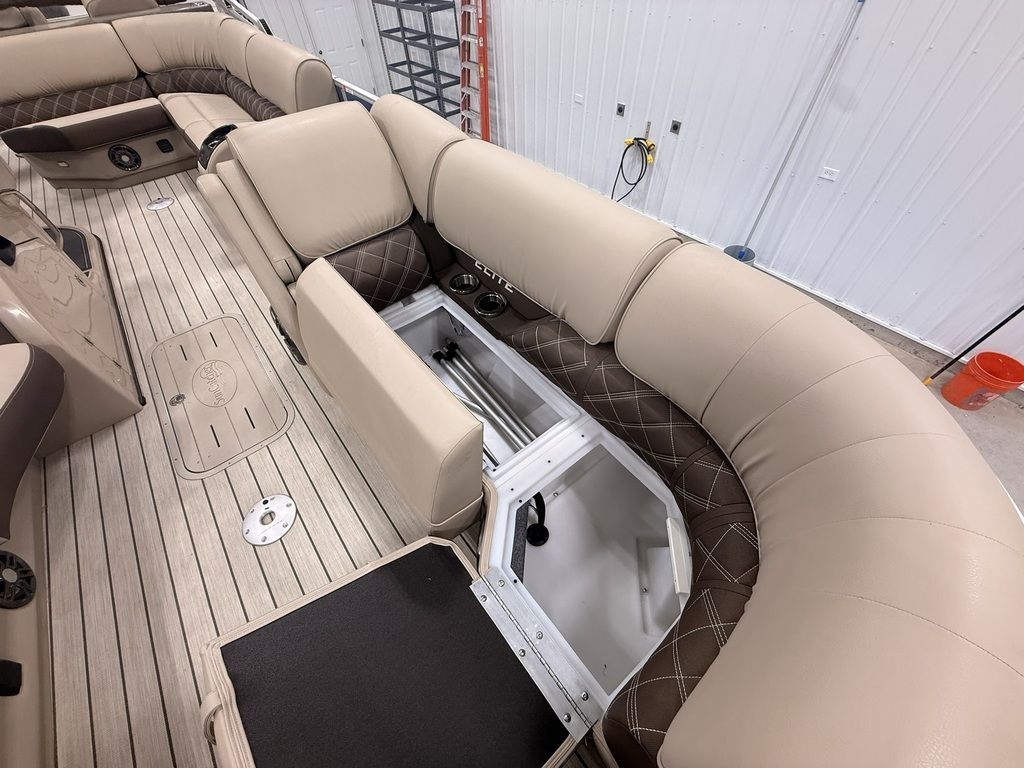 2024 SunCatcher Elite 326 SE - 15
