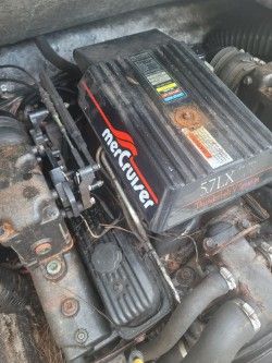 MerCruiser 5.7LX engine in a 1996 Wellcraft 2400S boat.