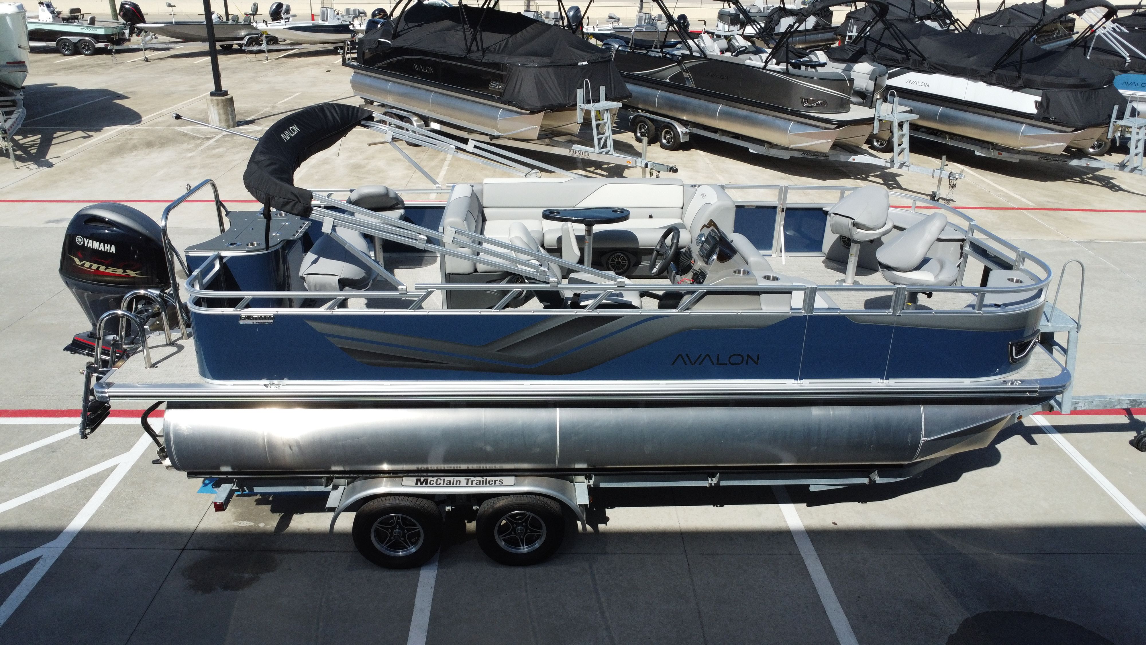 2025 Avalon Venture 85 Rear Fish - 21' - 12