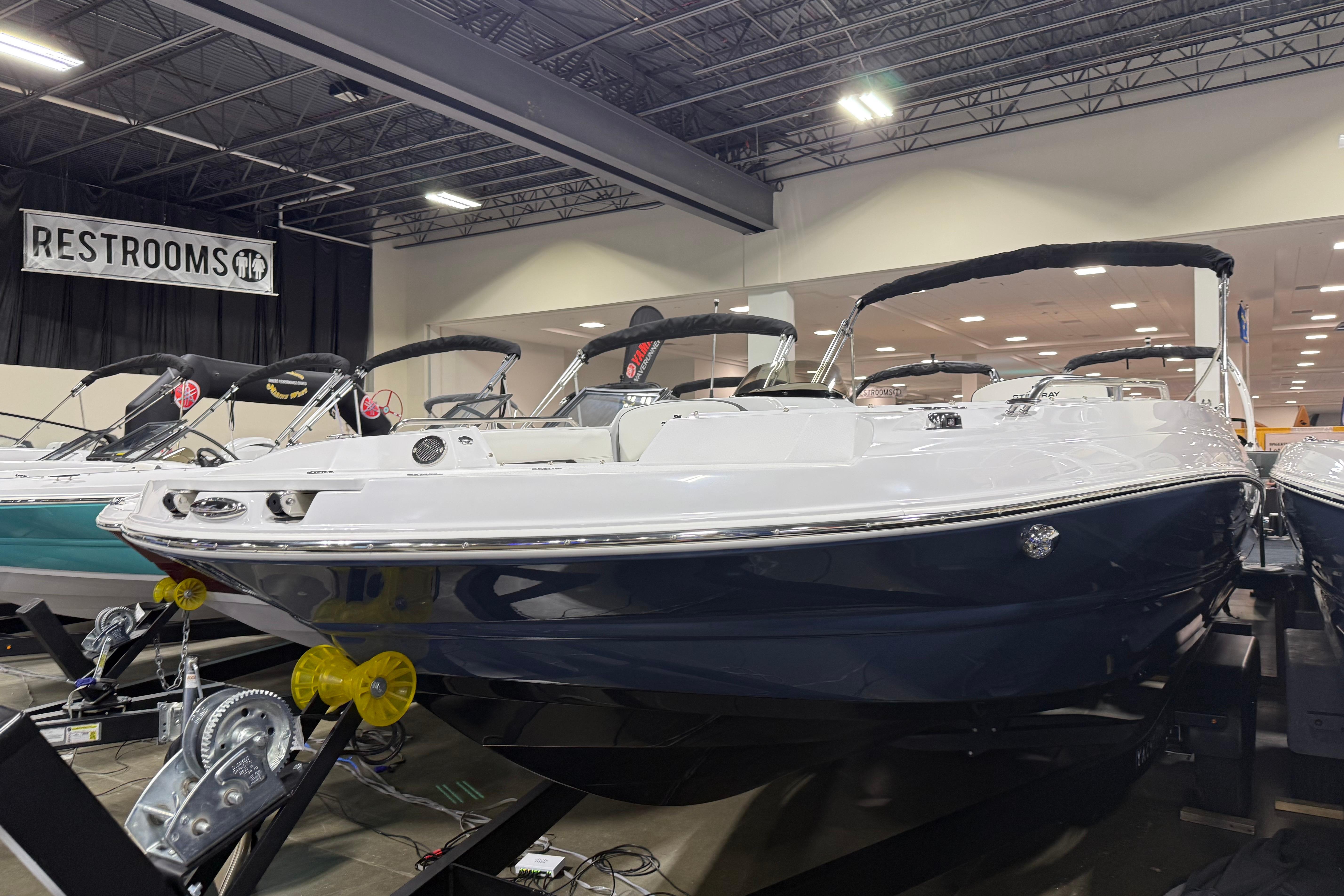2026 Stingray 212 SC