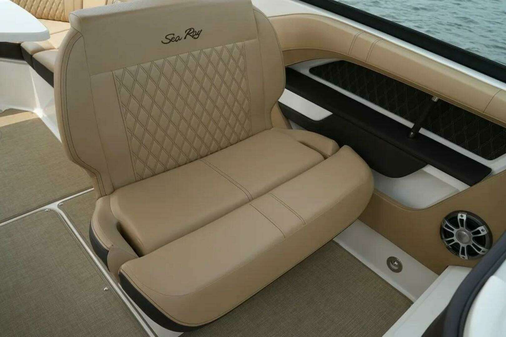 2023 Sea Ray SLX 310 Outboard - Image 14