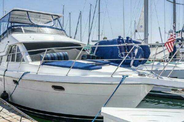1999 Carver 370
