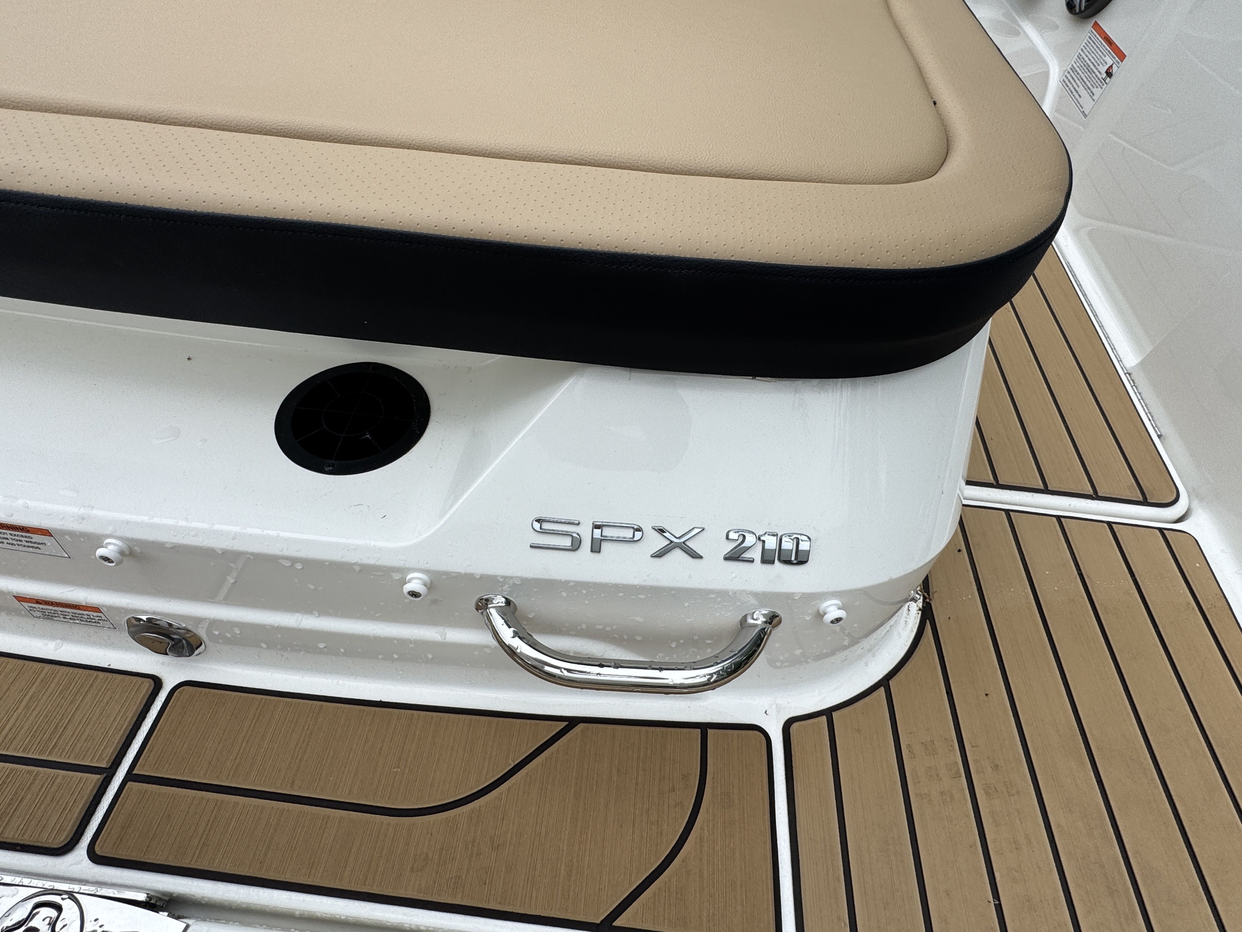 2026 Sea Ray SPX 210 - 9