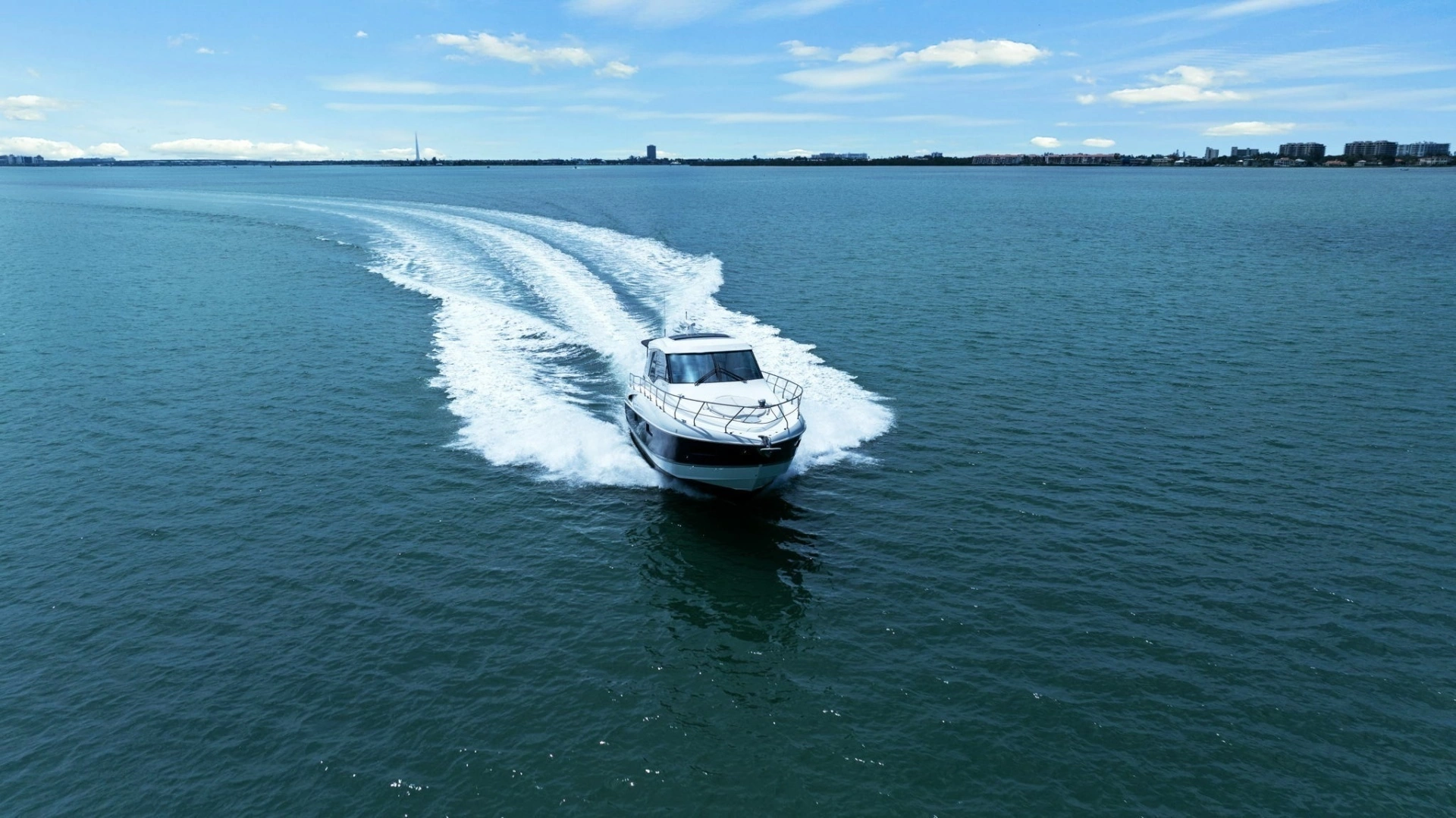 2014 Cruisers Yachts 48 Cantius - Image 64
