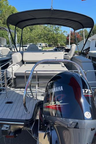 2024 Starcraft SLS 3 Q DH pontoon boat with Yamaha 175 outboard motor.