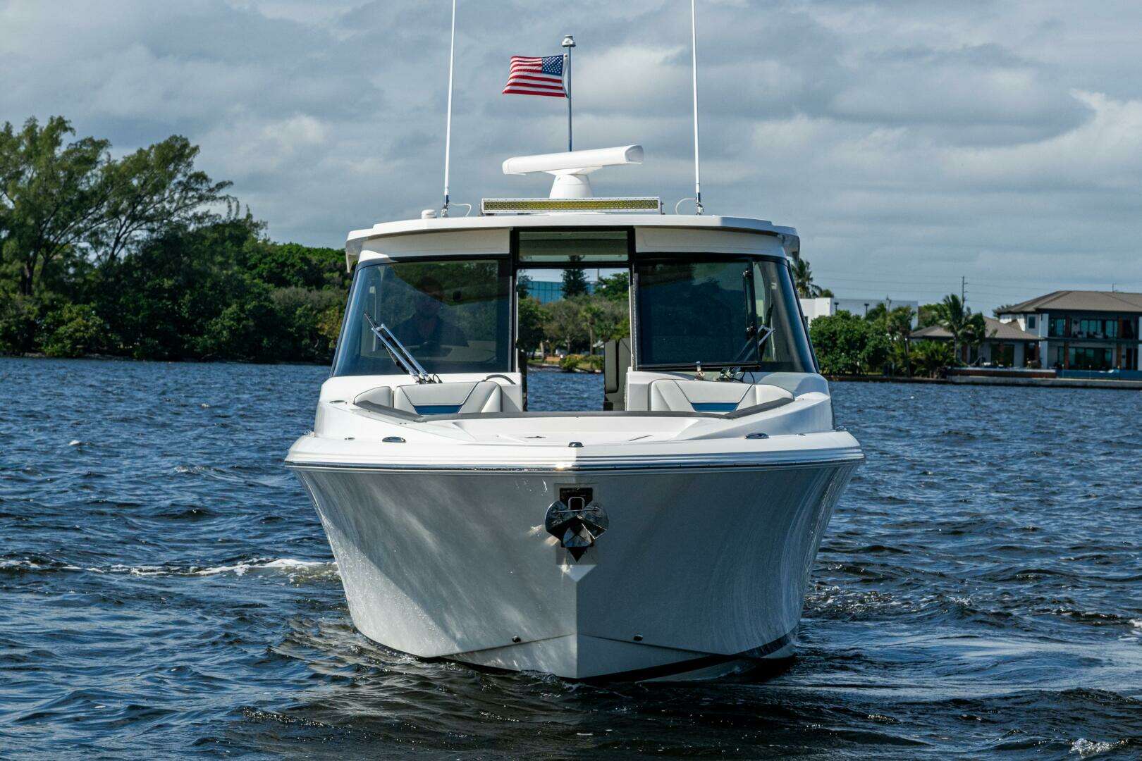 2021 Tiara Yachts 34 LX - Image 22