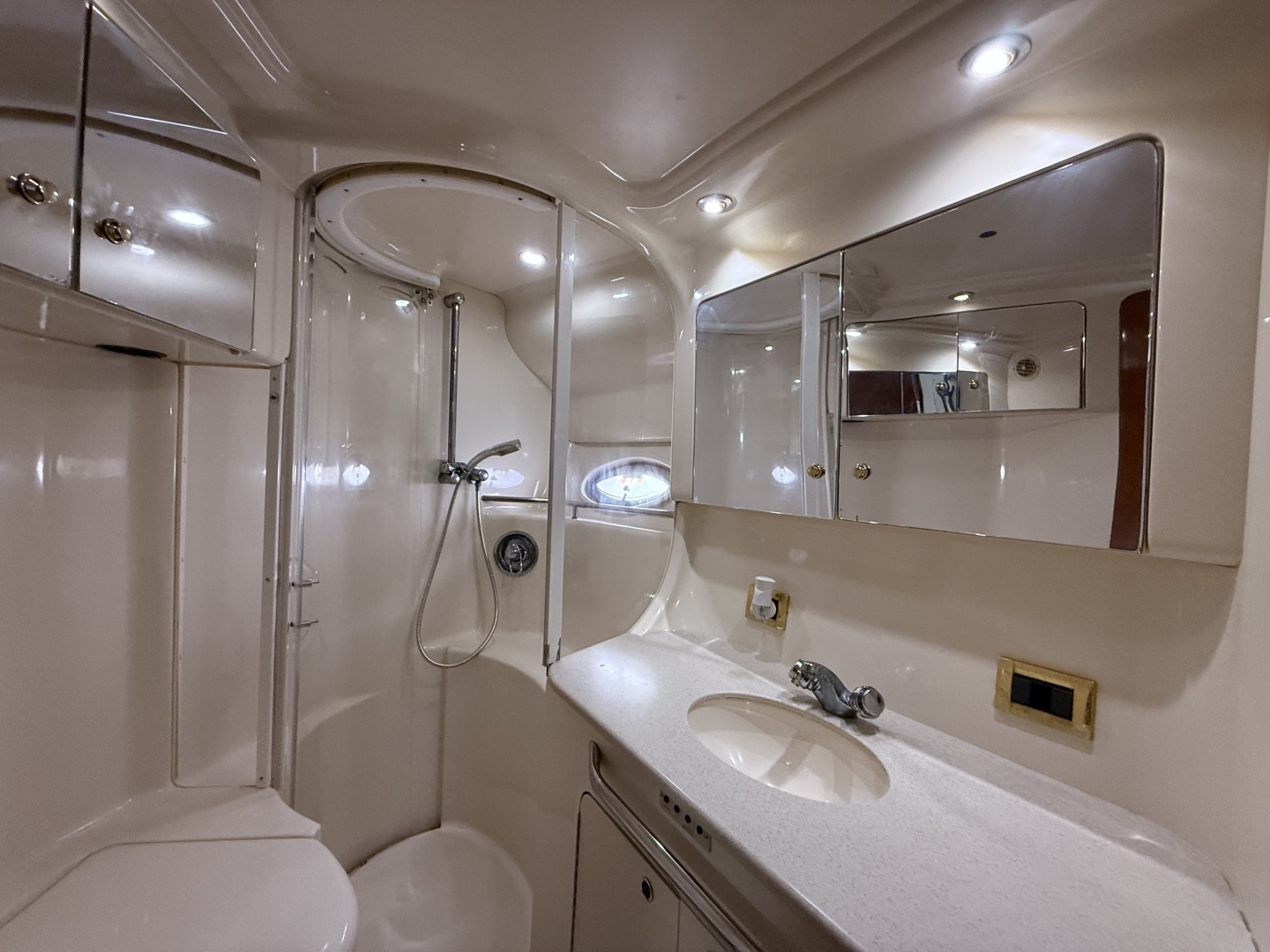 2001 Sea Ray 450 Express Bridge - Image 21