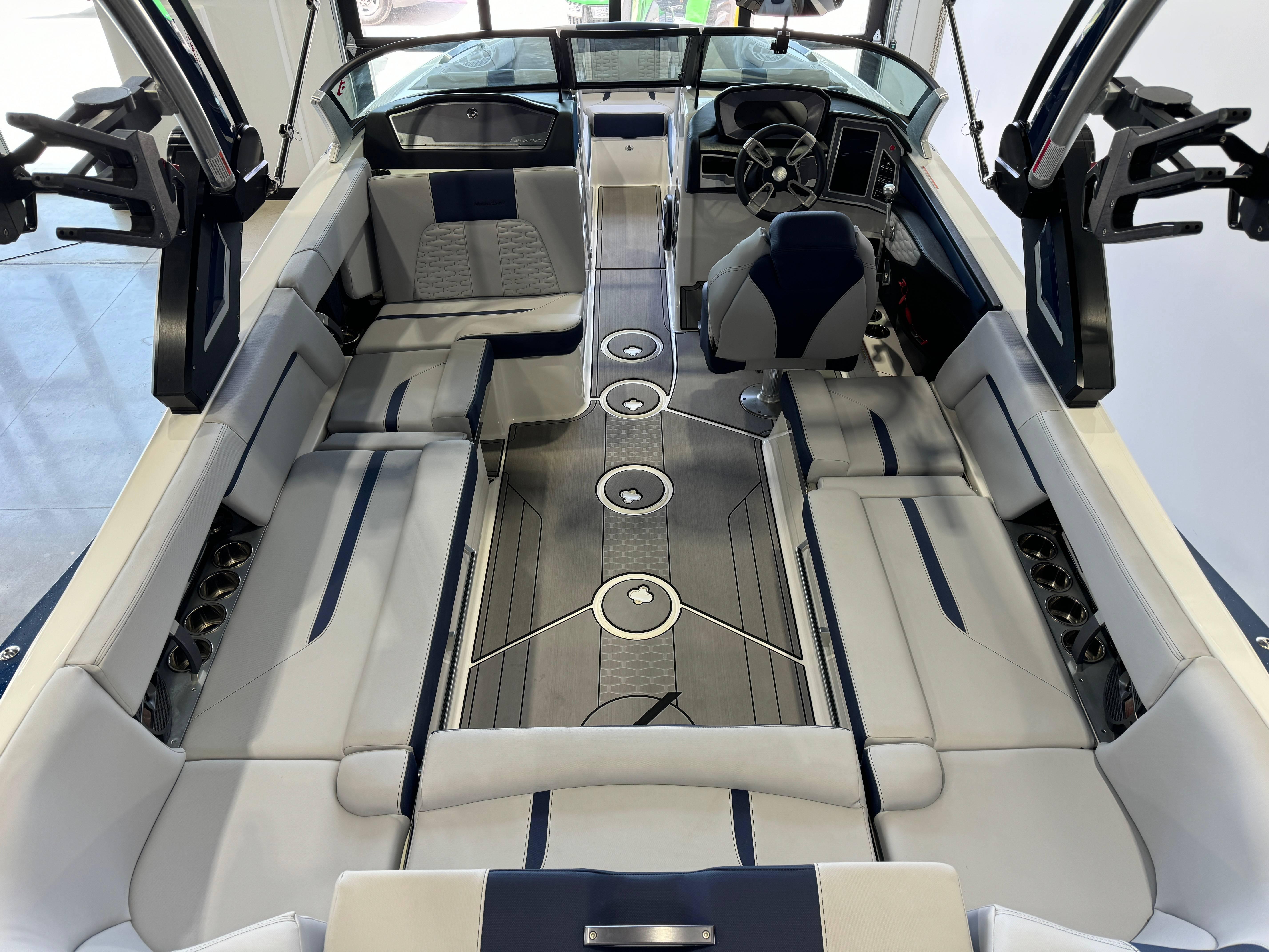 2022 MasterCraft X24 - 15
