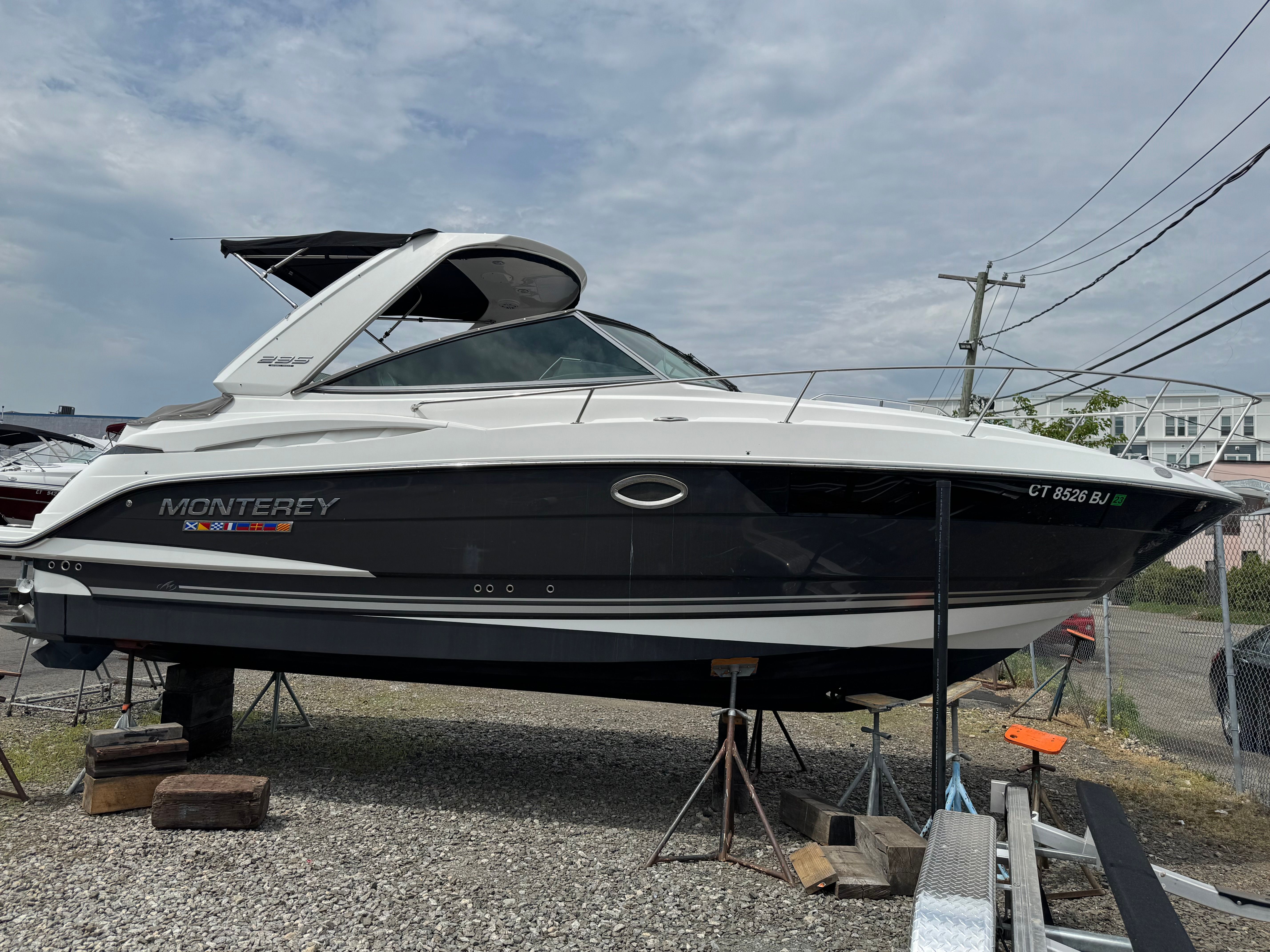 2021 Monterey 295 Sport Yacht