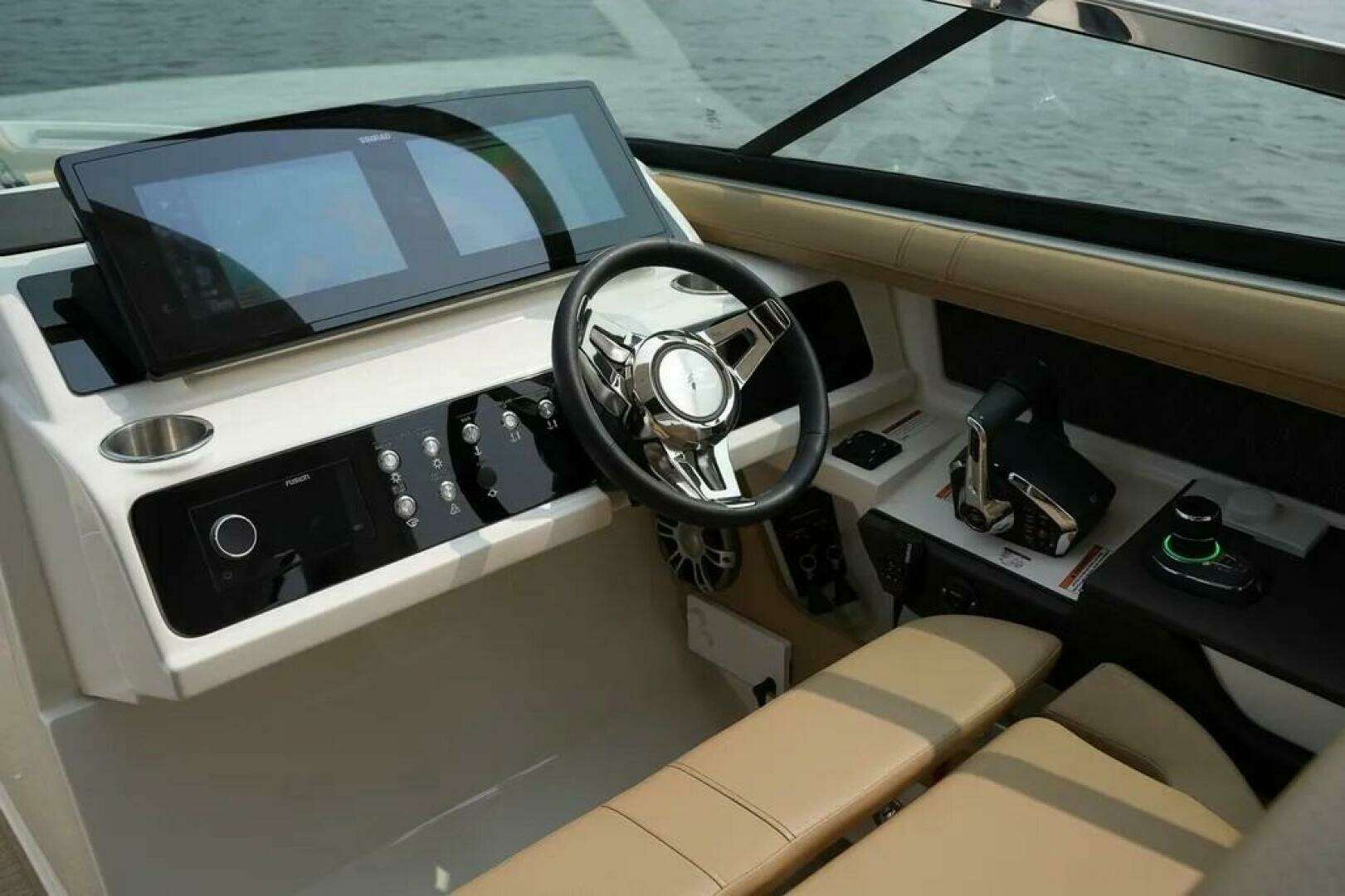 2023 Sea Ray SLX 310 Outboard - Image 15