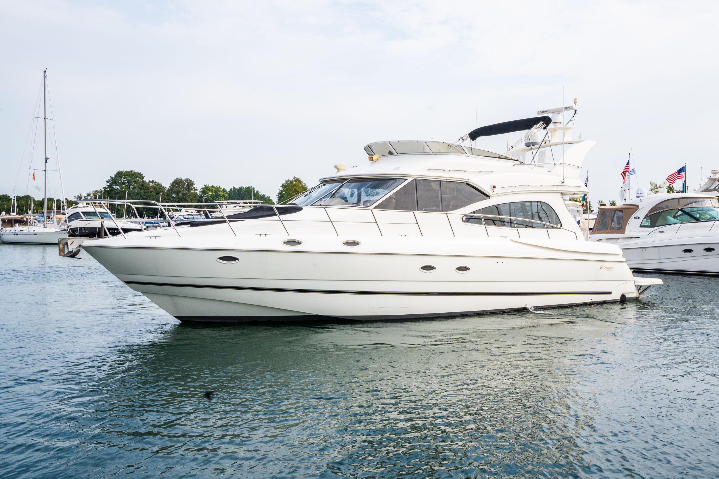 2001 Cruisers Yachts 5000 Sedan Sport