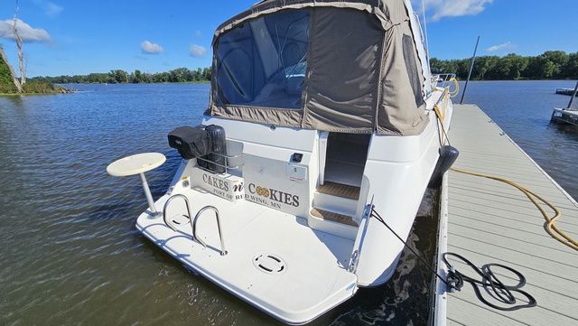 1995 Cruisers Yachts 3775 Esprit - 3