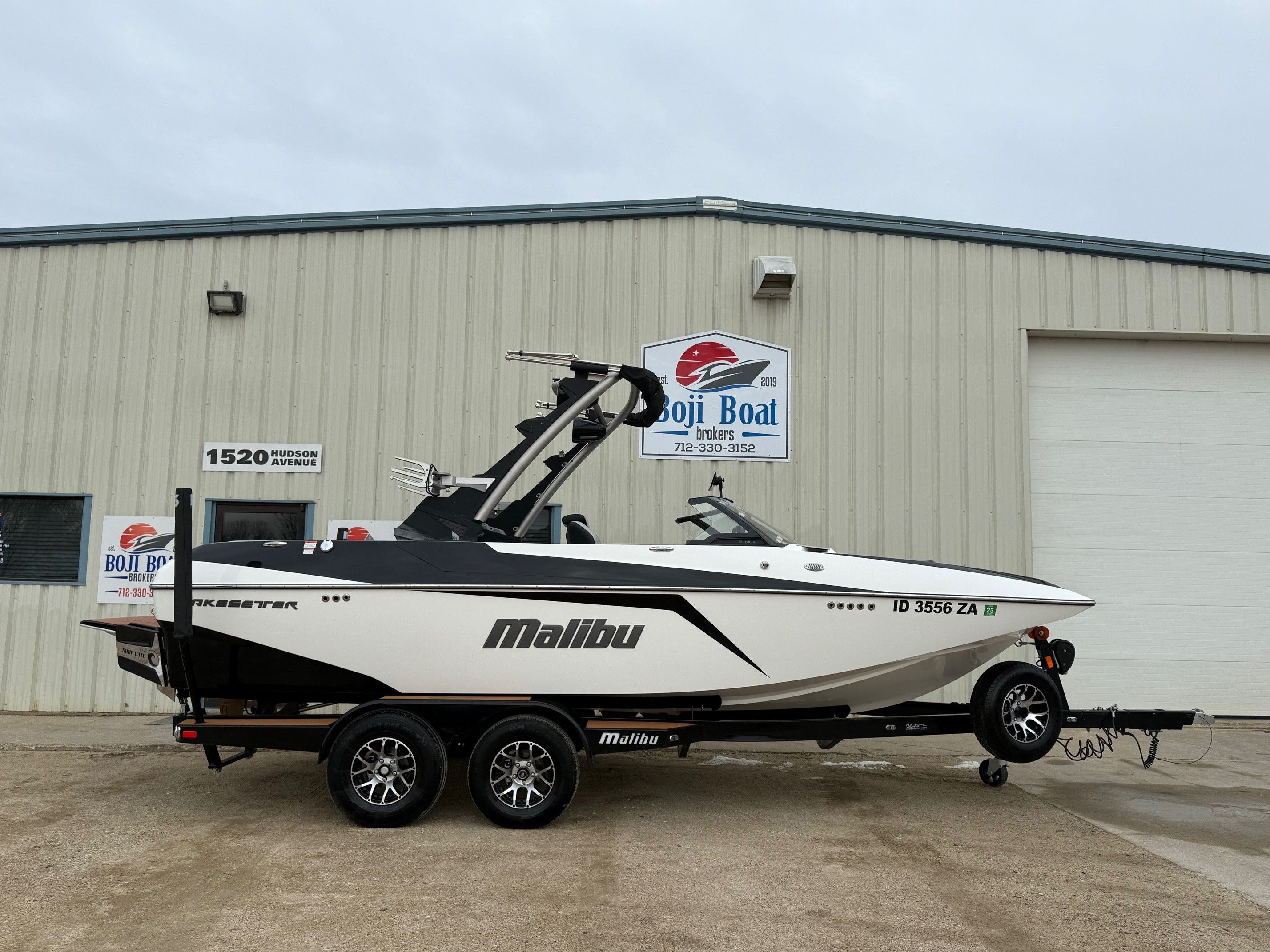 2021 Malibu Wakesetter 21 MLX