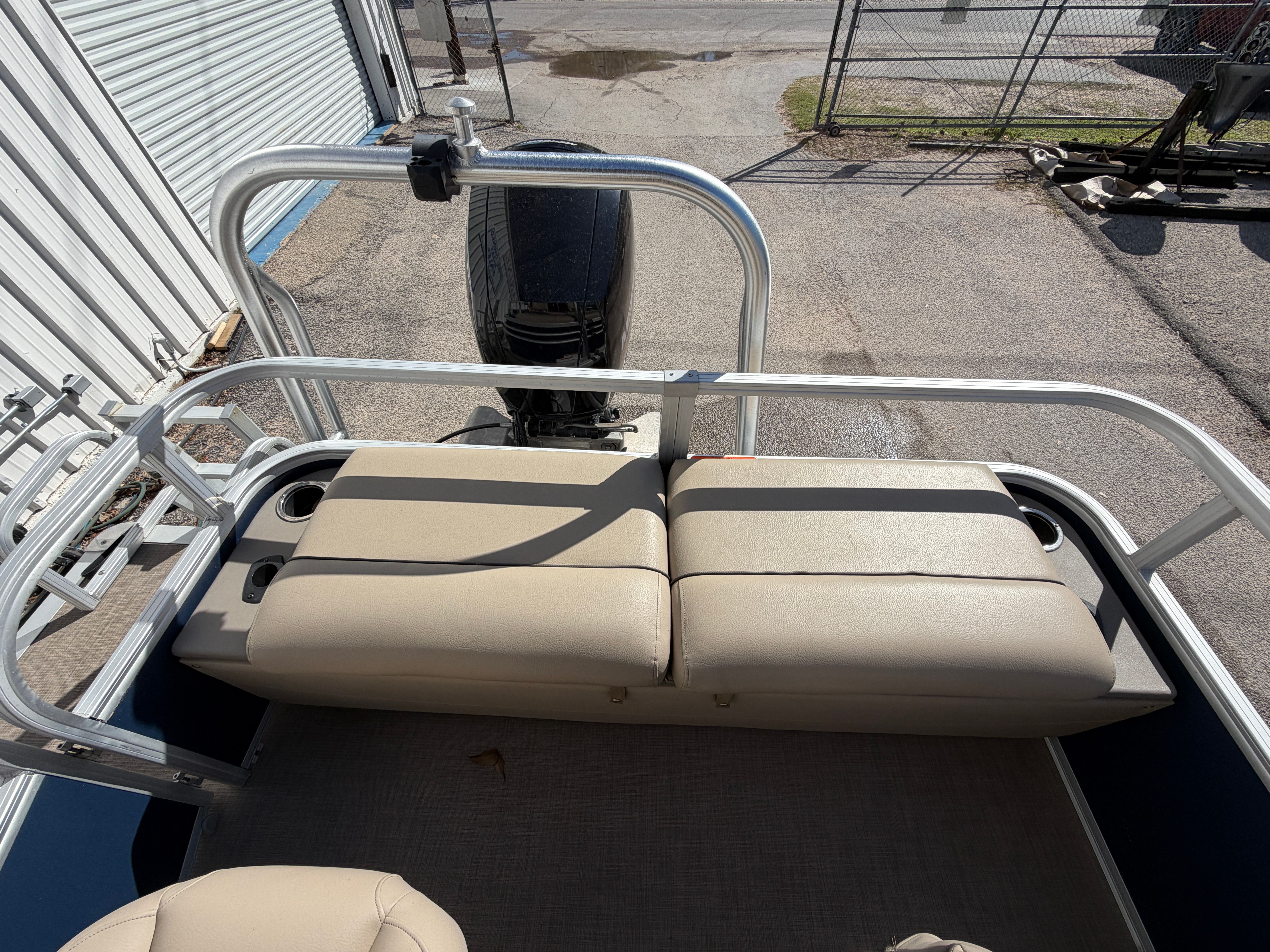 2022 SUN TRACKER SPORTFISH 22 DLX - Image 16