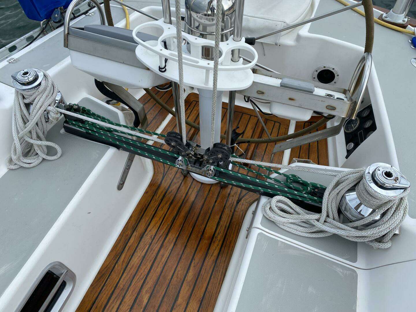 1989 J Boats J/40 - Image 26