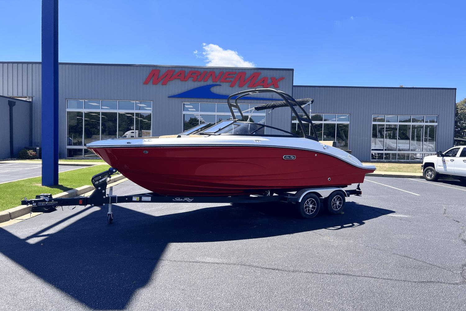 2025 Sea Ray SPX 210