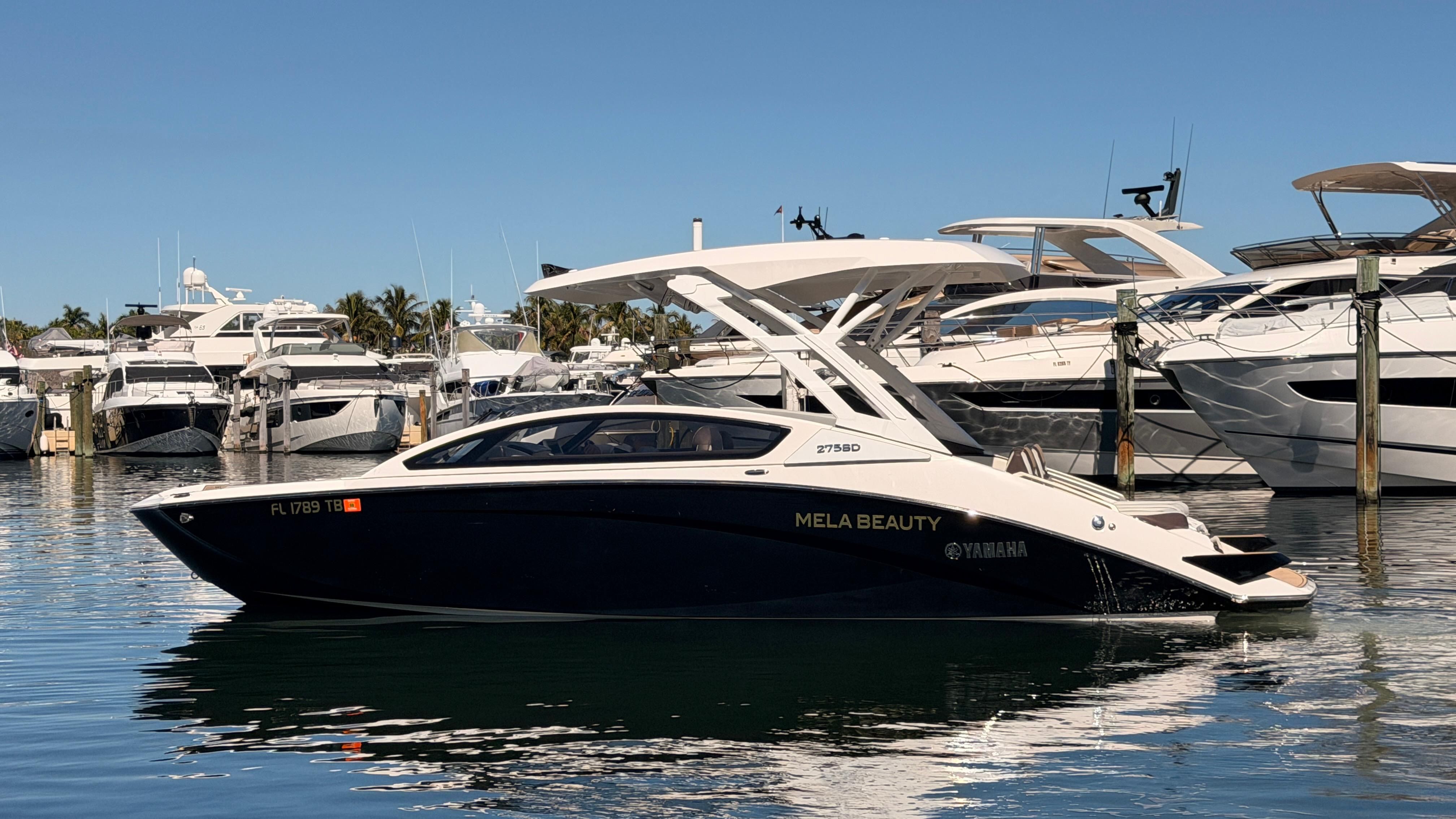 2022 Yamaha Boats 275SD