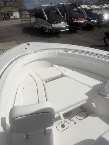 2026 Sportsman Open 302 Center Console - 24