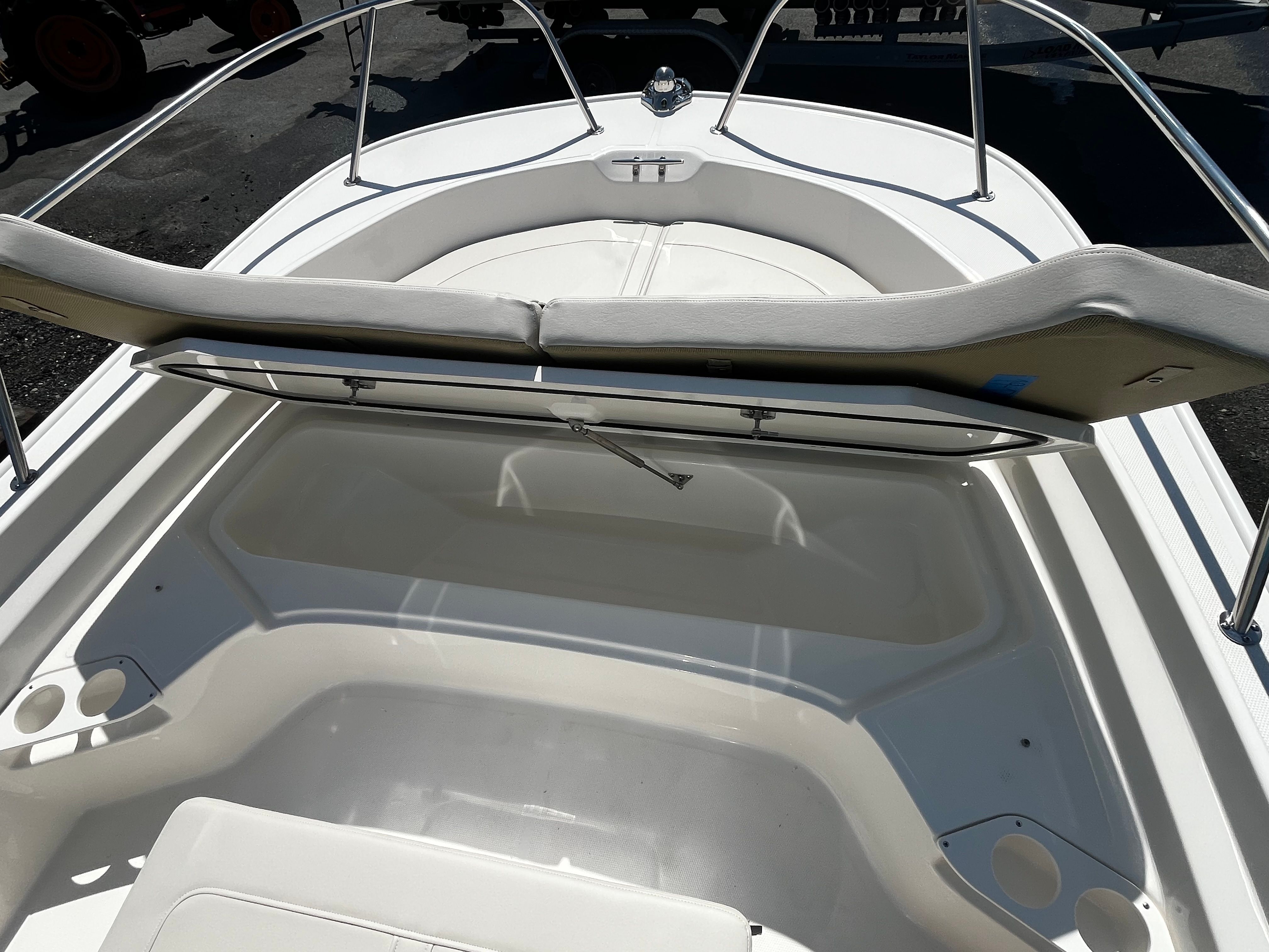 2026 BOSTON WHALER 190 MONTAUK - Image 14