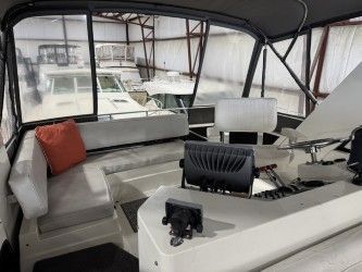 1986 Carver 42' Cockpit MY - 31