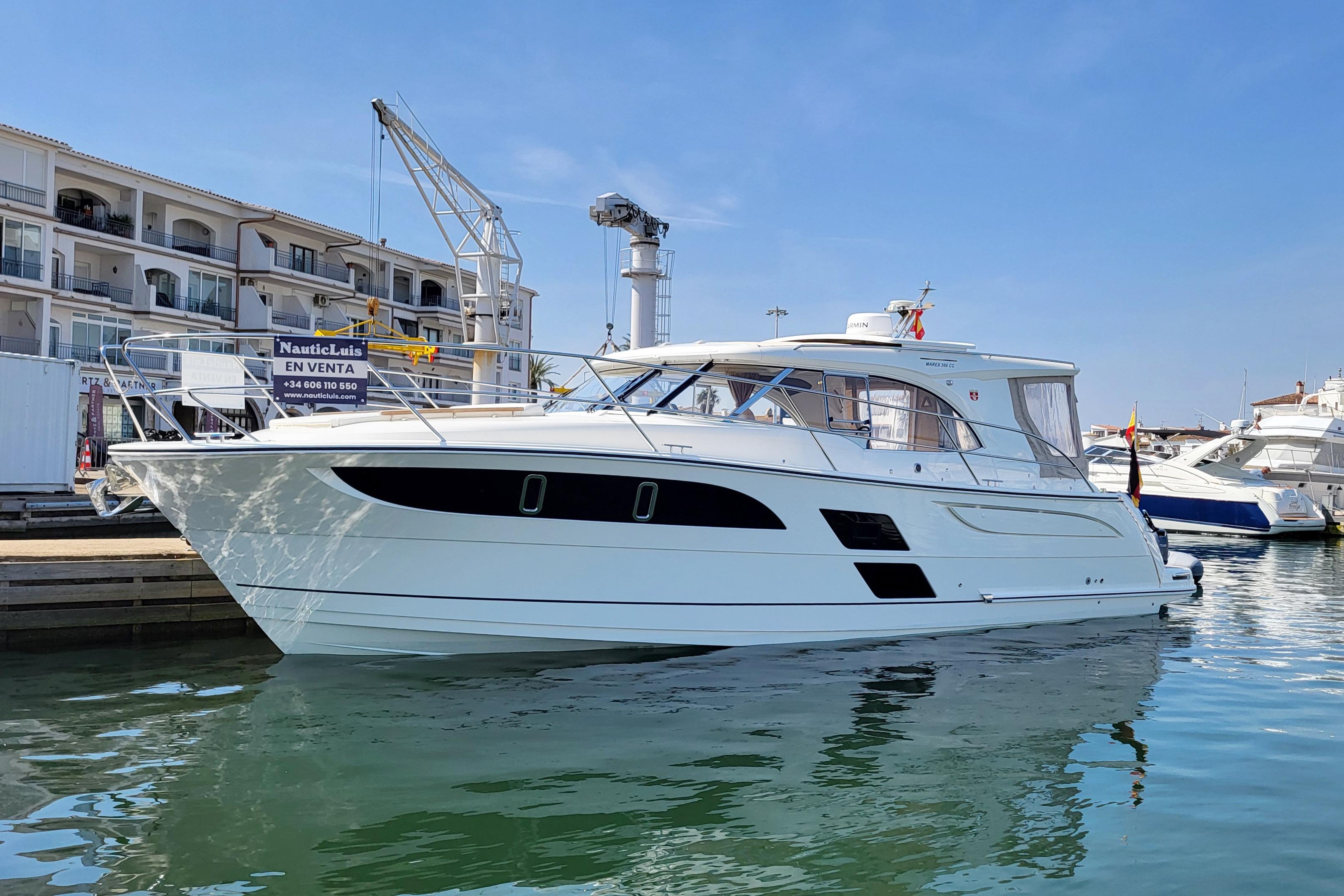 2022 Marex 360 Cabriolet Cruiser