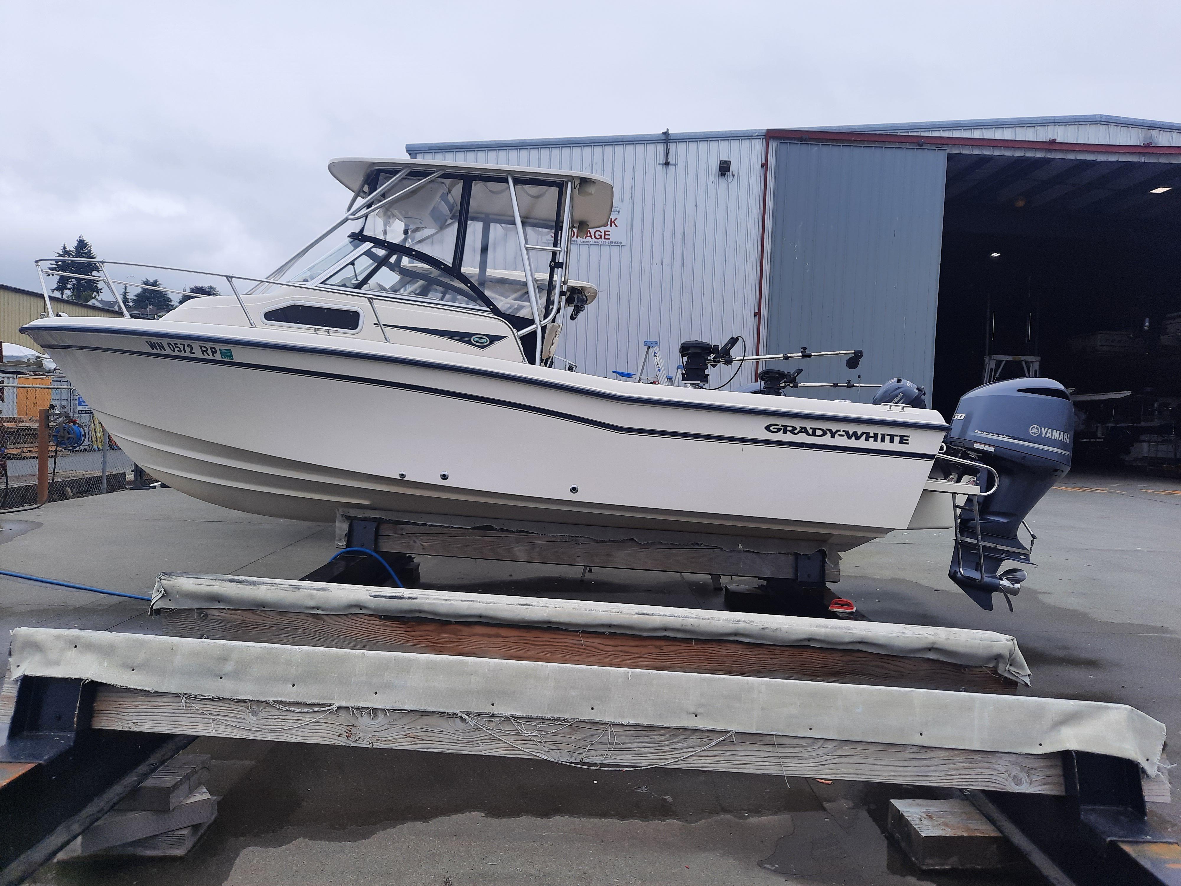 2000 Grady-White Seafarer 228