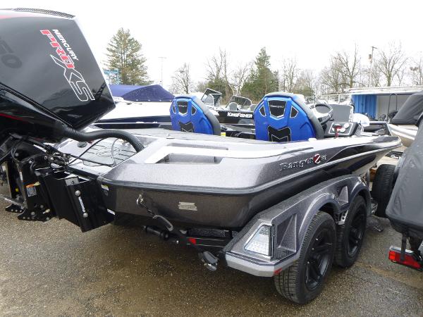 2025 Ranger Z521 boat with dual seats and powerful outboard motor.