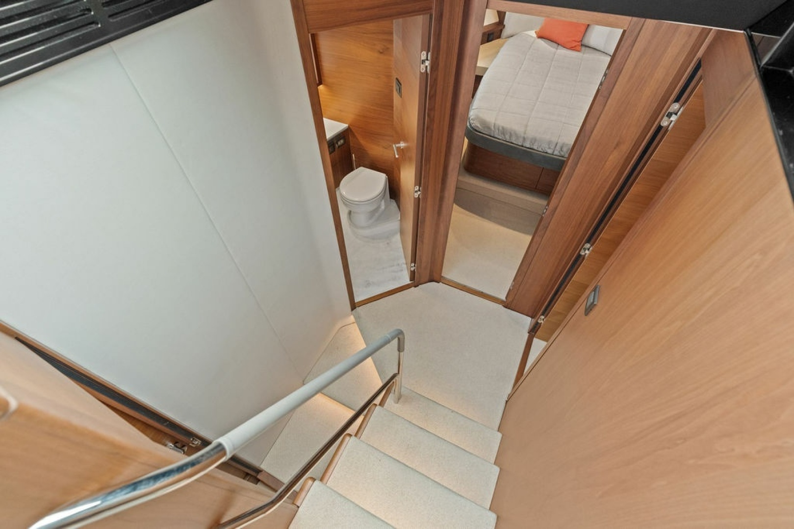 2020 Princess S62 Sportbridge - Image 48