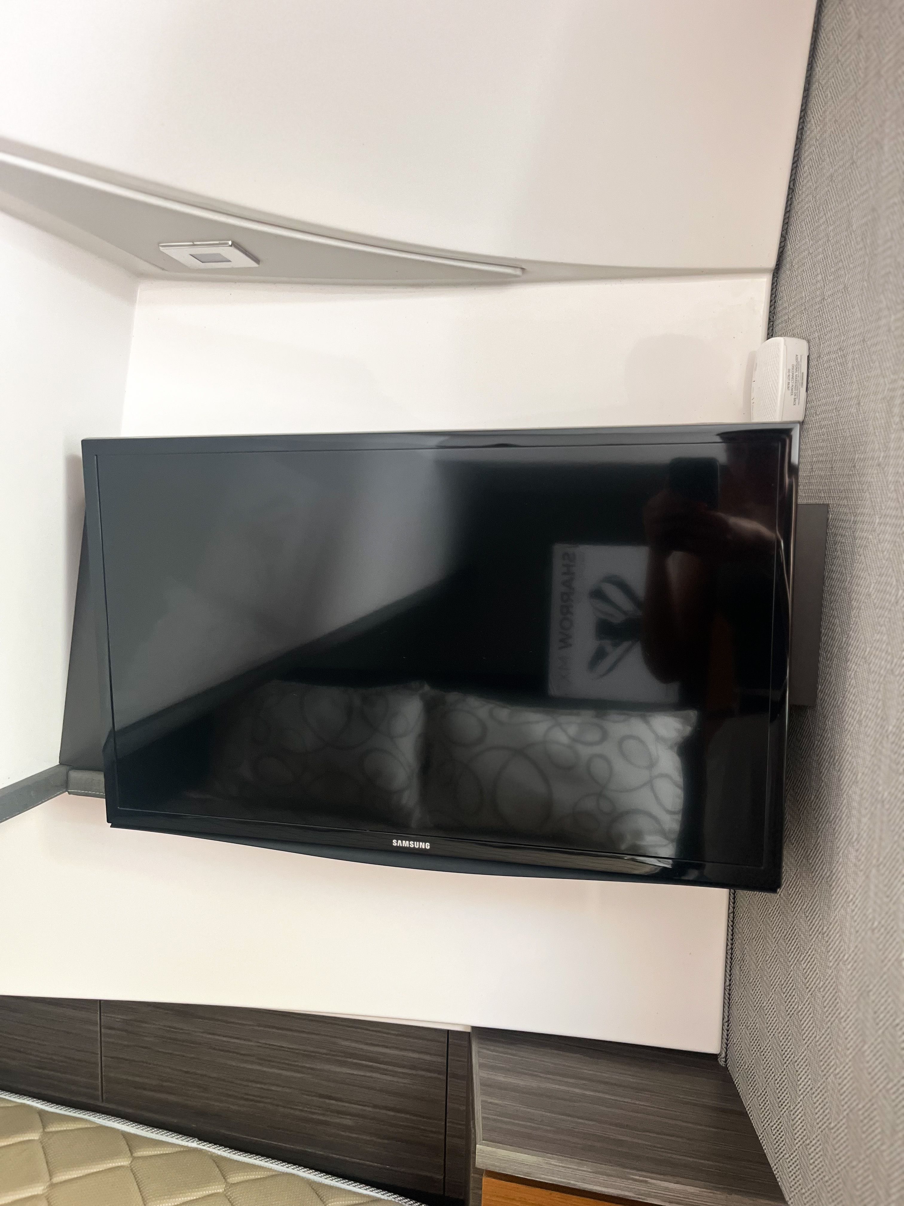 2019 TIARA YACHTS 38 LS - Image 20