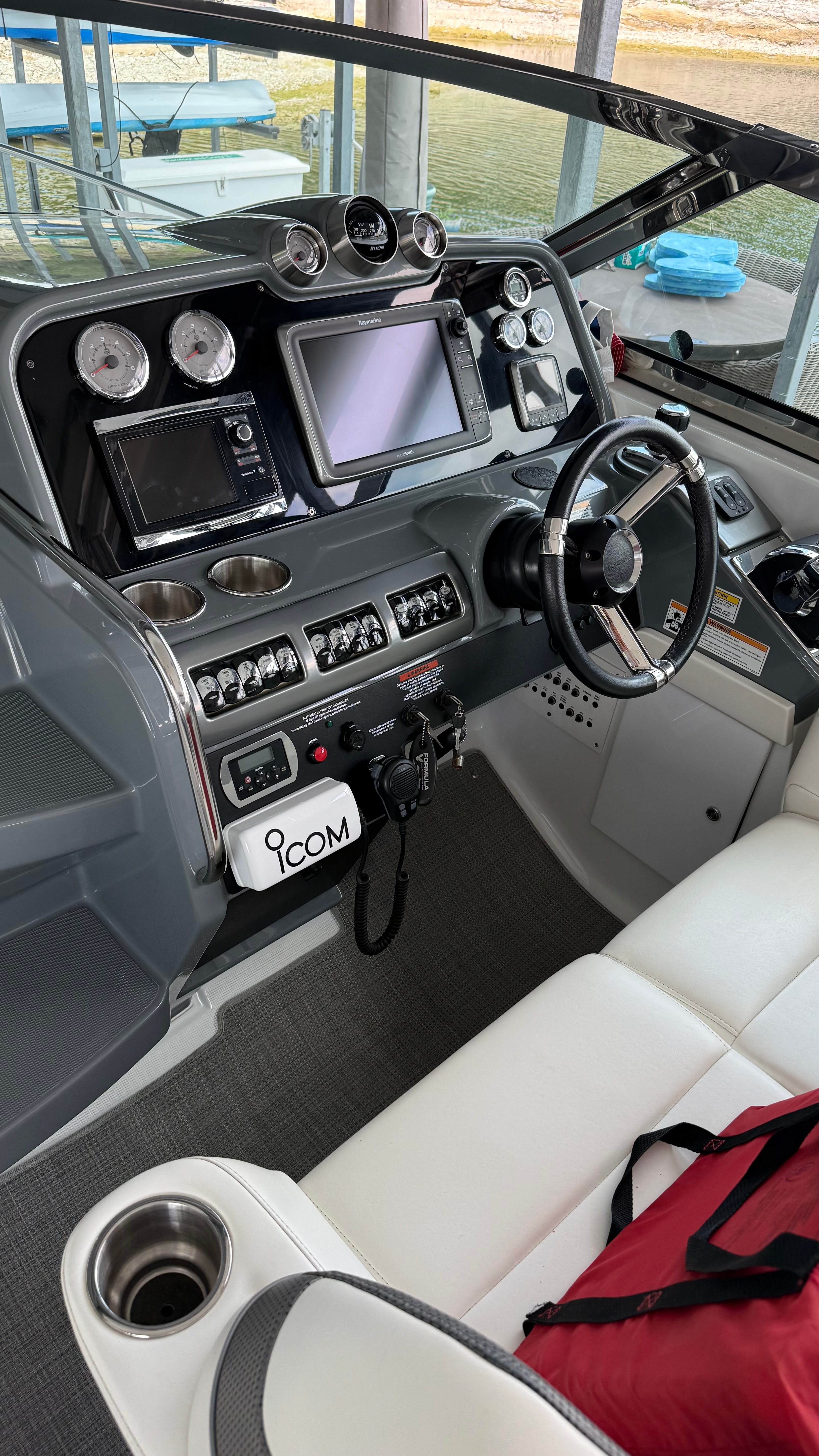 2015 Formula 370 Super Sport - 12
