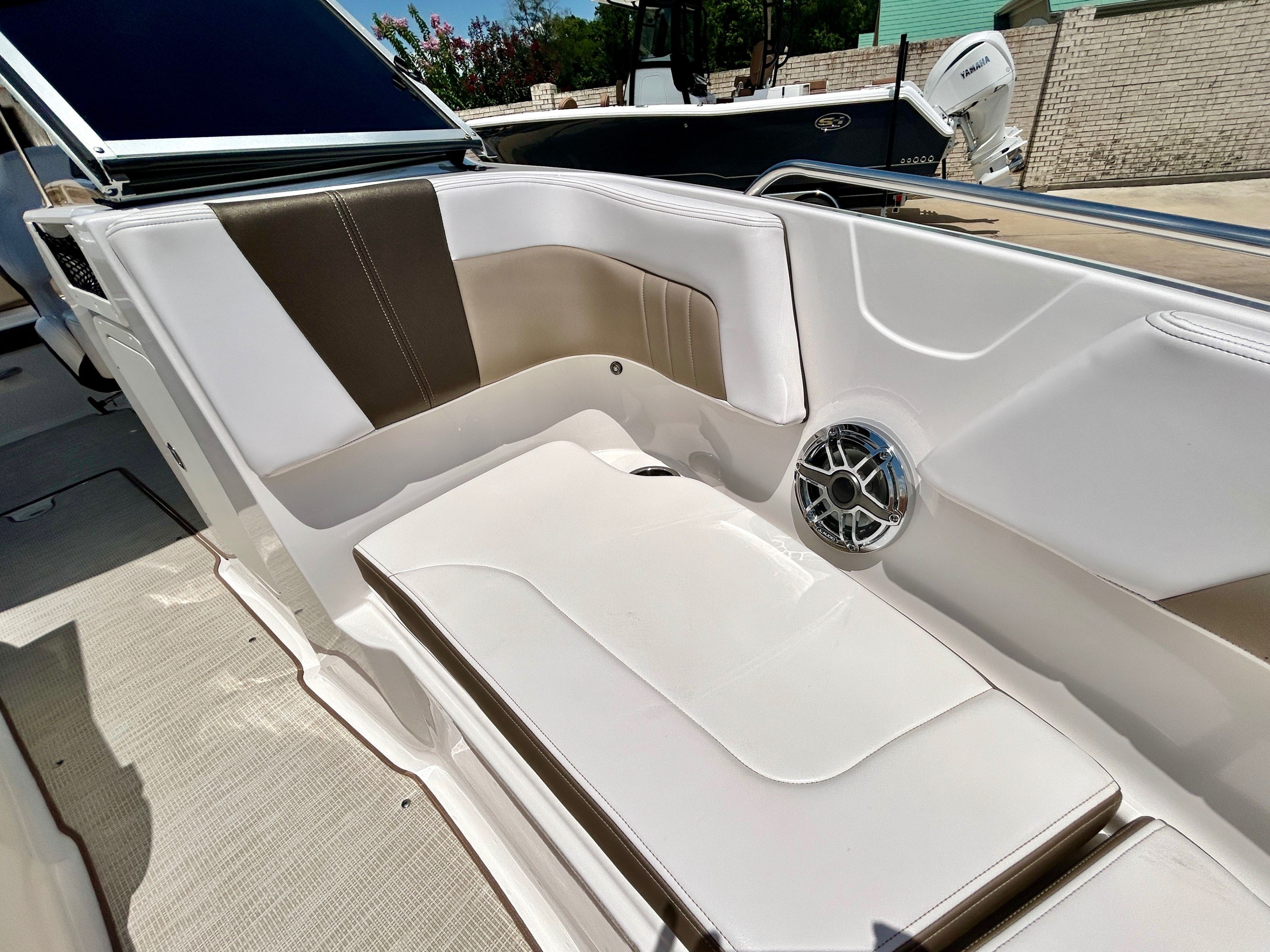2018 Chaparral 23 Surf - 29