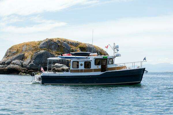 2026 Ranger Tugs R-31 Sedan Luxury Edition