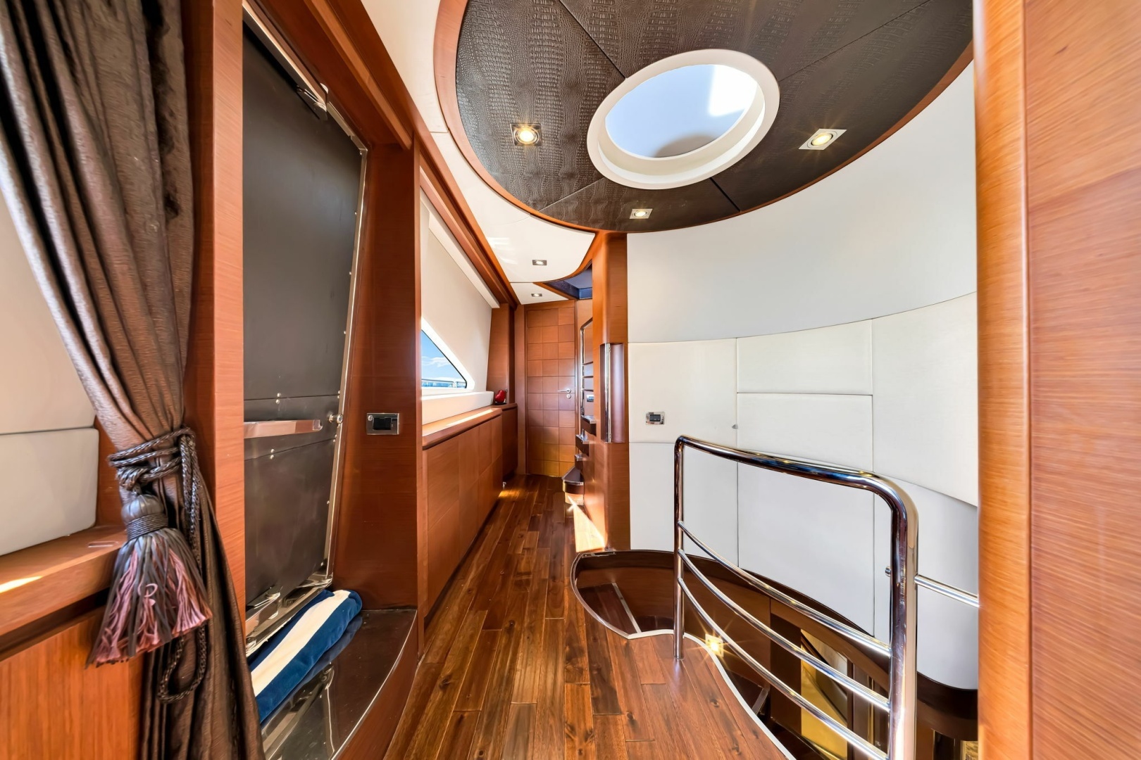 2005 Azimut 105 - Image 102